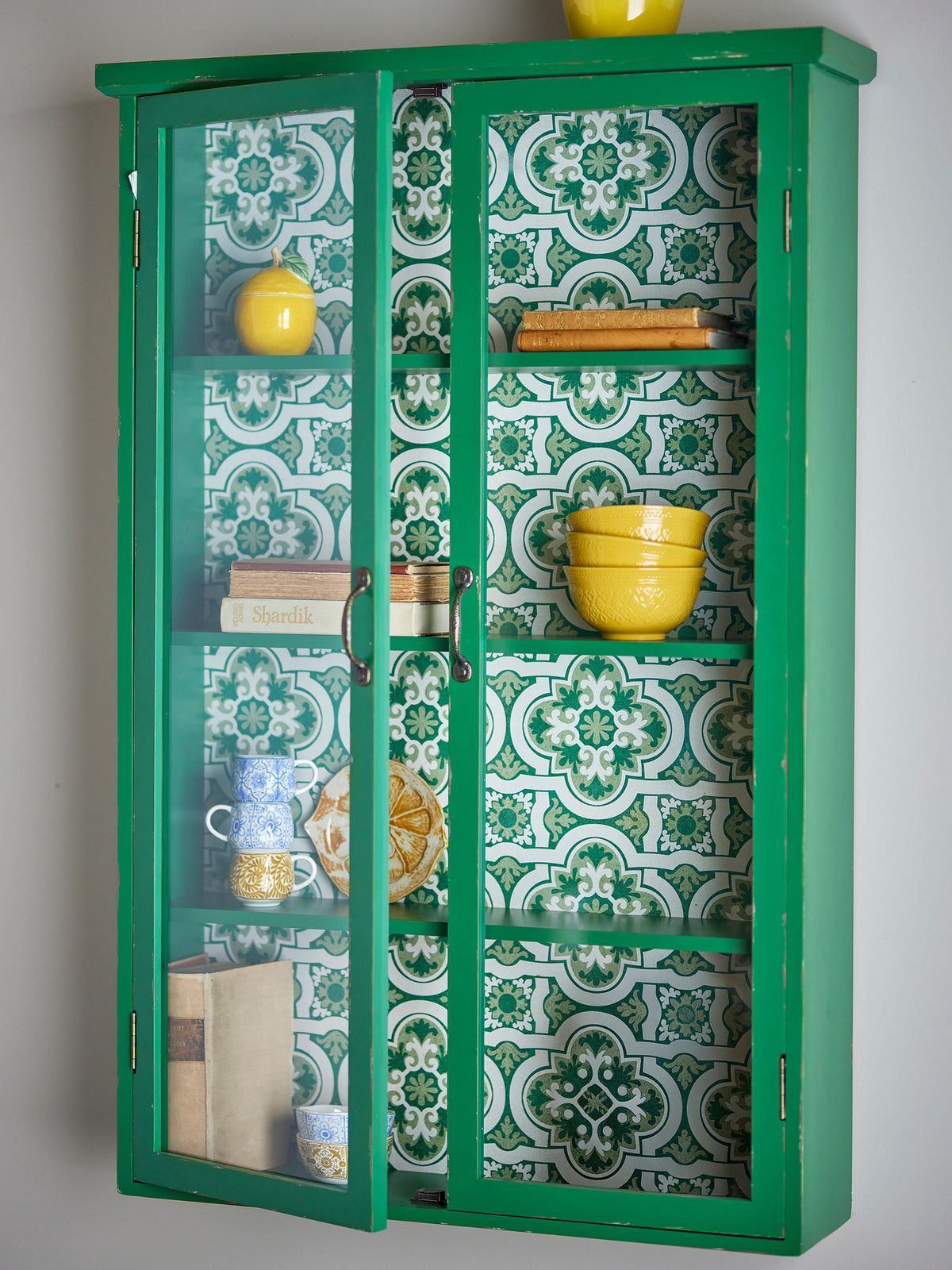 Hazem Kabinett, Grün, Tannenholz in Green präsentiert im Onlineshop von KAQTU Design AG. Cabinet ist von Creative Collection
