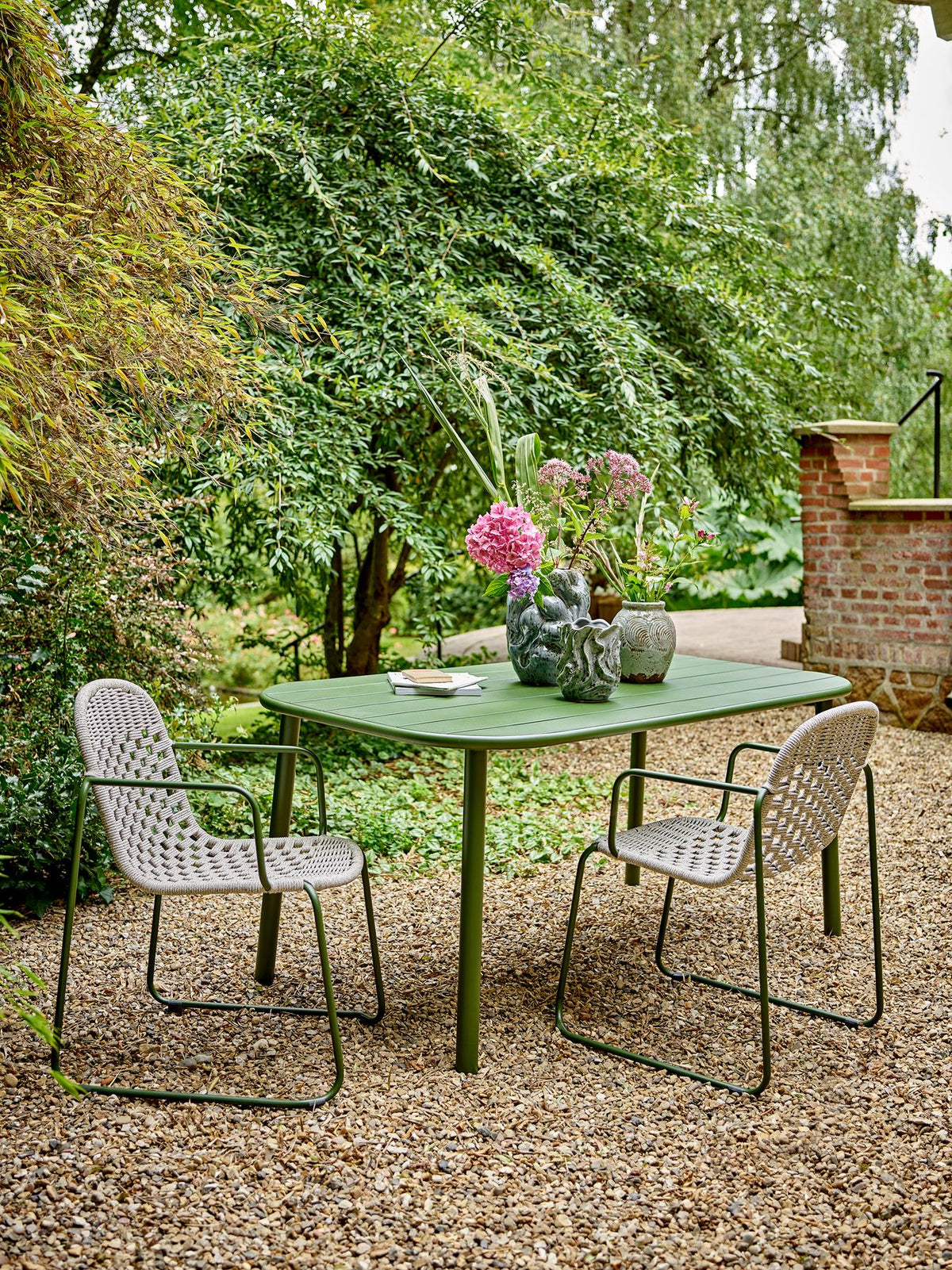 Calana Esszimmerstuhl, Grün, Metall in Green präsentiert im Onlineshop von KAQTU Design AG. Stuhl ist von Bloomingville