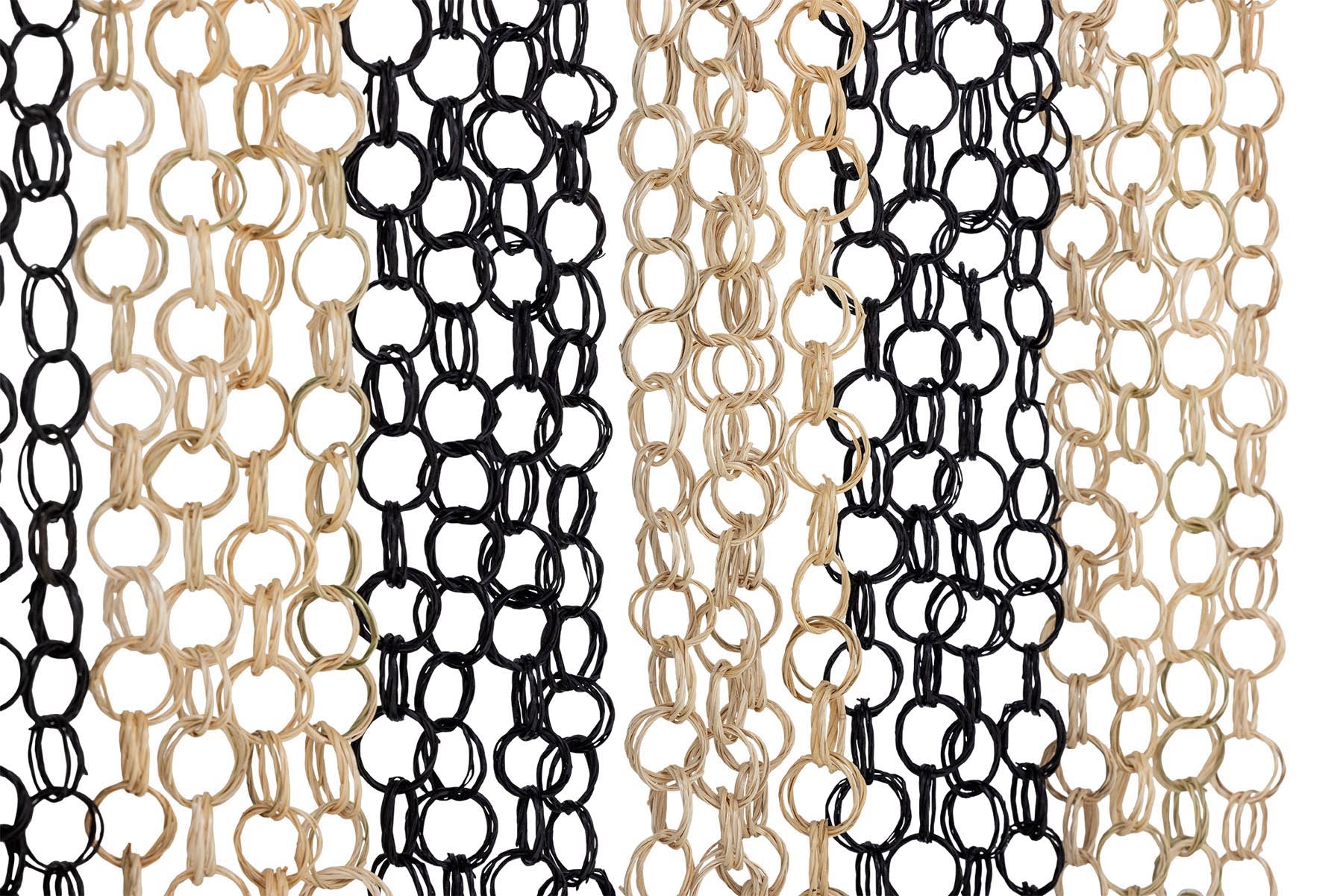Loopi Vorhang, Schwarz, Bambus in Black präsentiert im Onlineshop von KAQTU Design AG. Kunstgegenstände ist von Bloomingville