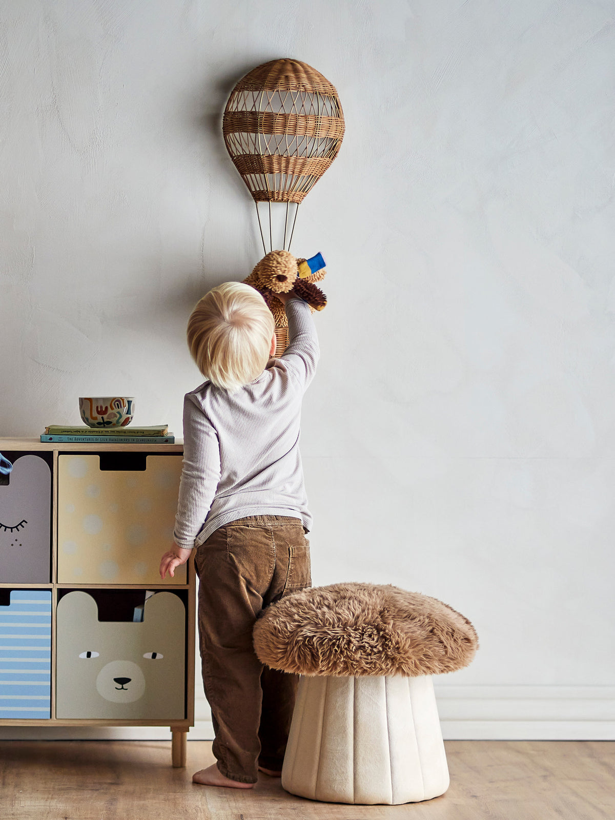 Bertil Pouf, Bunt, FSC®100%, MDF in Multi präsentiert im Onlineshop von KAQTU Design AG. Pouf ist von Bloomingville Mini
