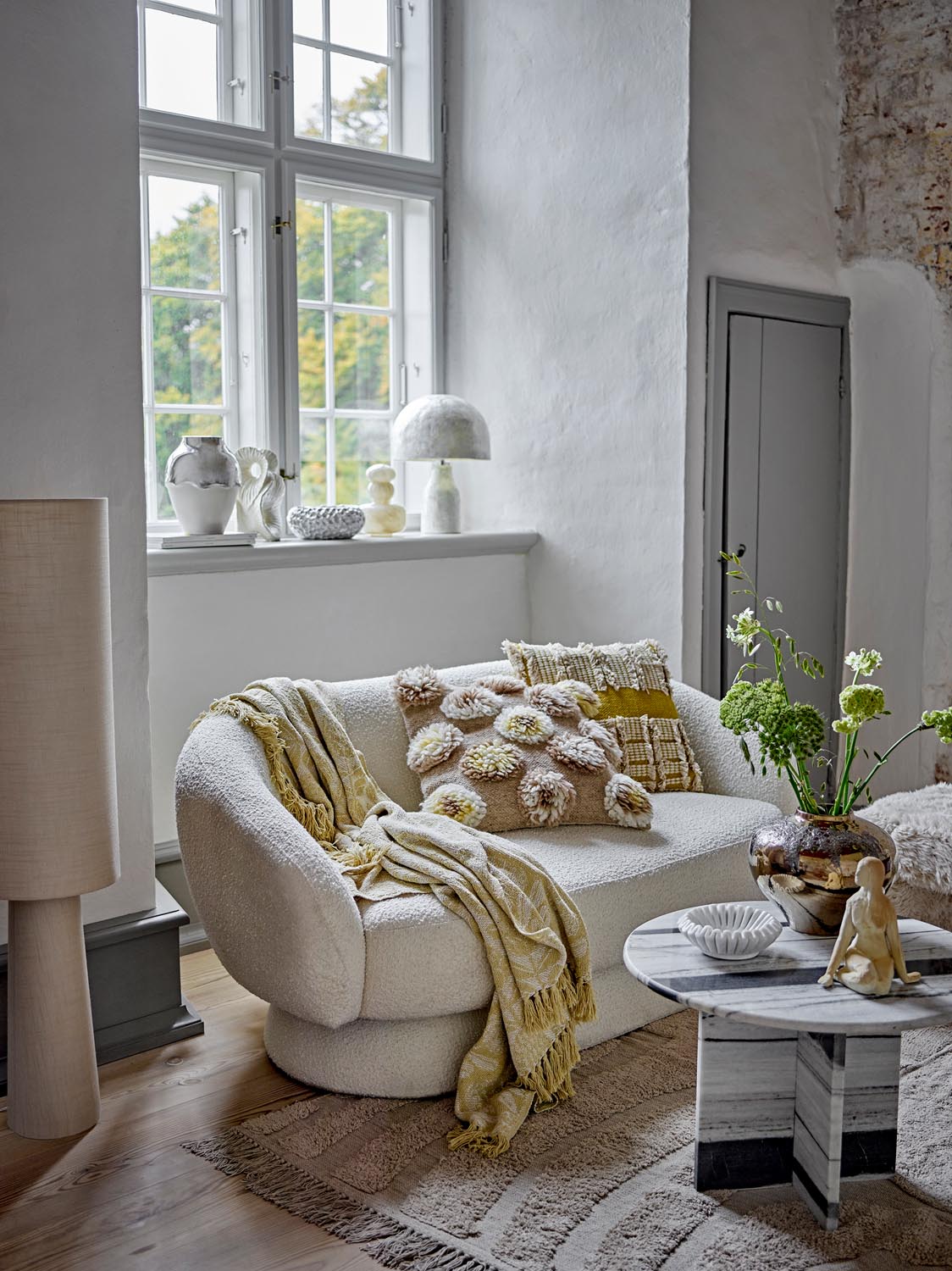 Rosito Couchtisch, Weiß, Marmor in White präsentiert im Onlineshop von KAQTU Design AG. Beistelltisch ist von Bloomingville