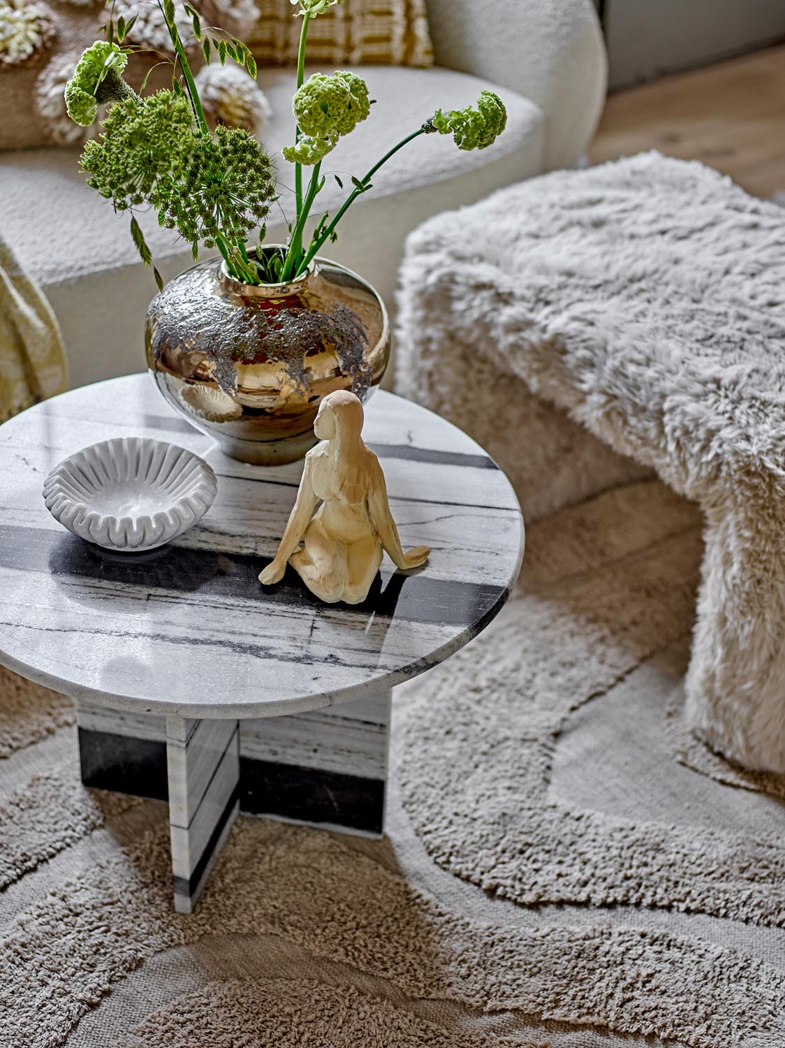 Rosito Couchtisch, Weiß, Marmor in White präsentiert im Onlineshop von KAQTU Design AG. Beistelltisch ist von Bloomingville