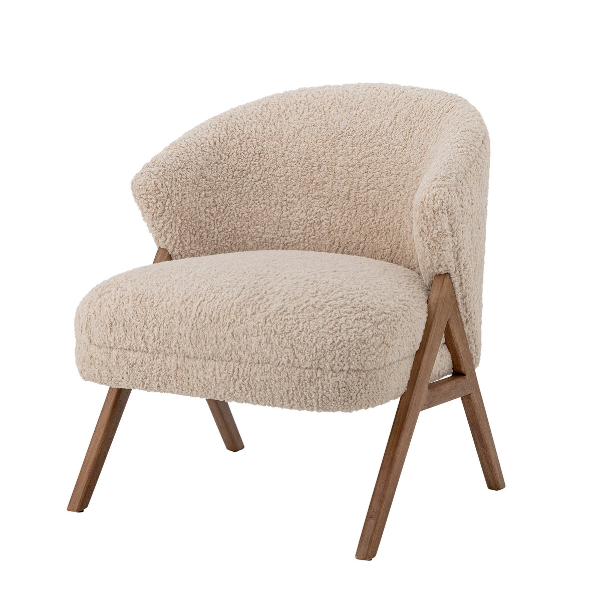 Camino Loungesessel in Beige von Bloomingville, Teddyfleece-Bezug, Gestell aus Gummibaumholz mit braunen Beinen und Fusskappen