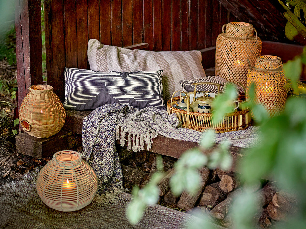 Brechia Kissen, Grau, Baumwolle in Grau präsentiert im Onlineshop von KAQTU Design AG. Deko Kissen ist von Bloomingville