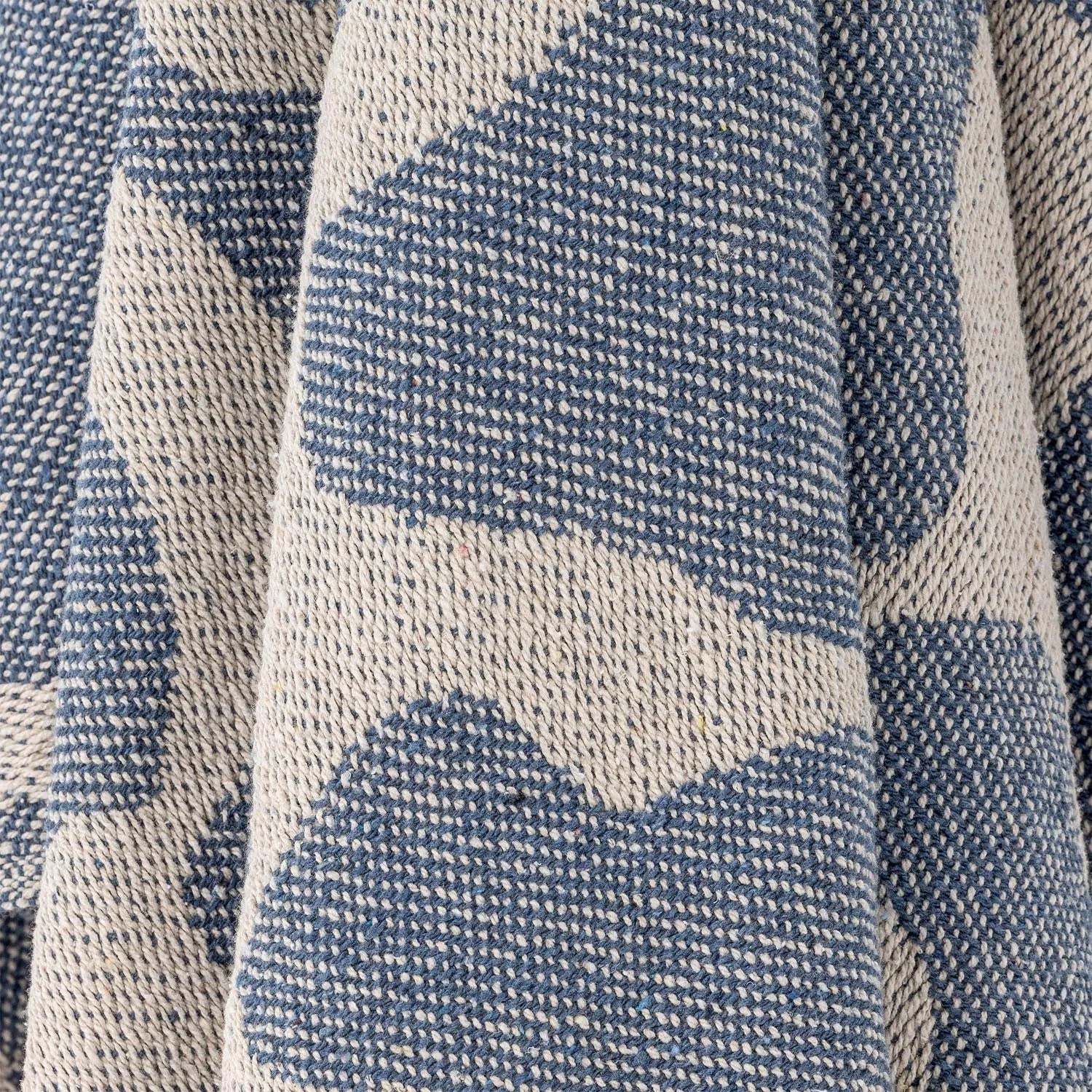 Salobre Decke, Blau, Recycelte Baumwolle in Blau präsentiert im Onlineshop von KAQTU Design AG. Bettüberwurf ist von Bloomingville