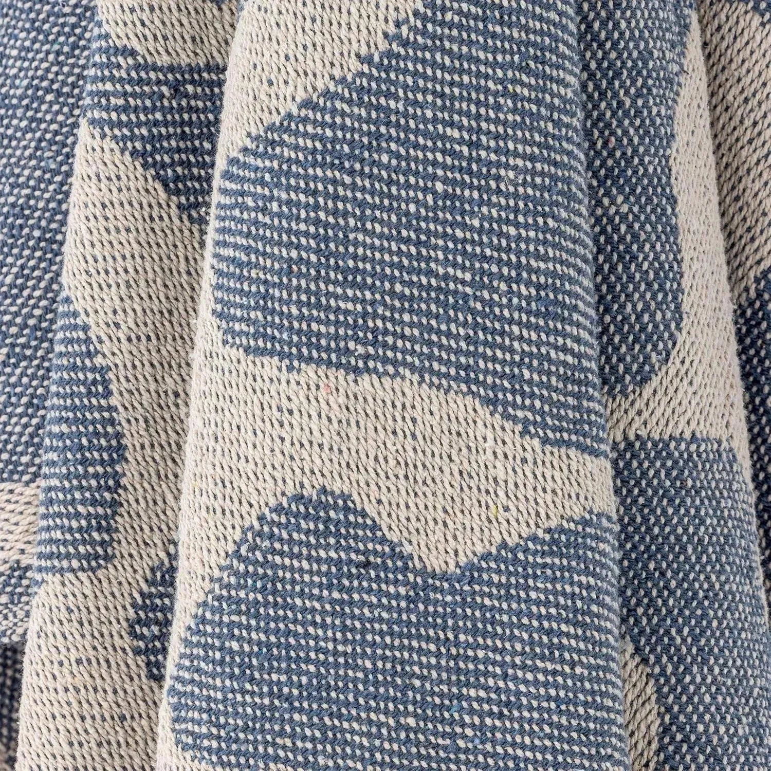 Salobre Decke, Blau, Recycelte Baumwolle in Blau präsentiert im Onlineshop von KAQTU Design AG. Bettüberwurf ist von Bloomingville