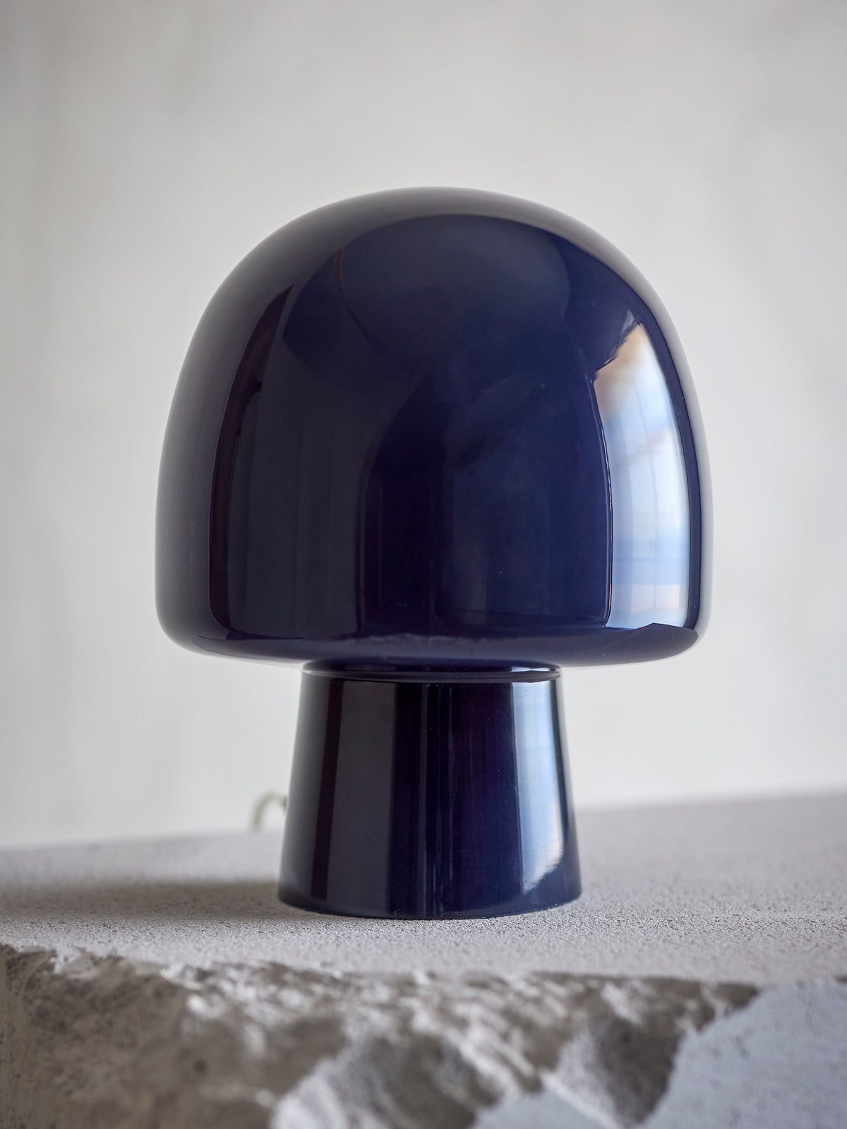 Paddy Tischlampe, Blue, Glas in Blau präsentiert im Onlineshop von KAQTU Design AG. Tischleuchte ist von Bloomingville