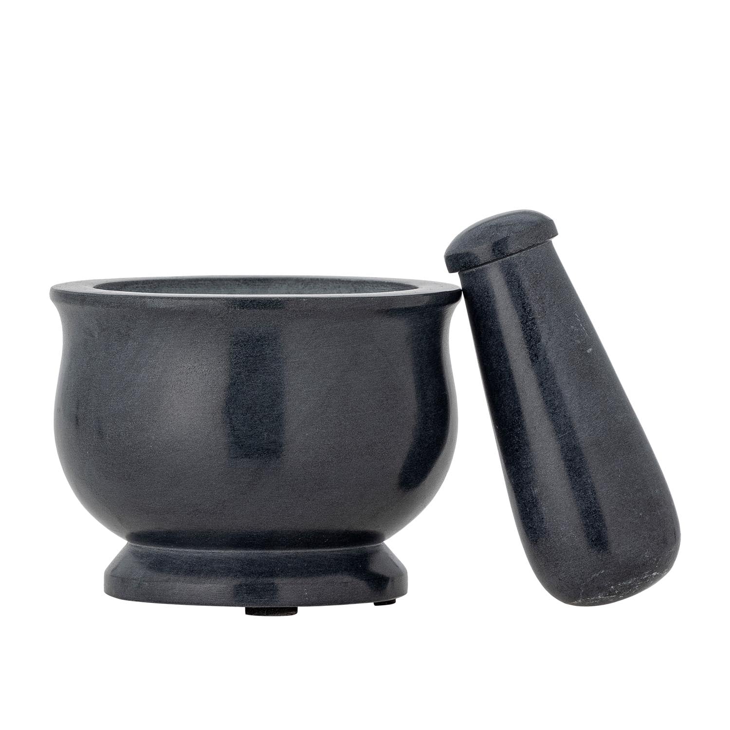 Entdecken Sie den eleganten Aprilla Mörser & Stößel aus robustem Speckstein – ideal zum Zerkleinern von Kräutern und Gewürzen in Ihrer Küche.