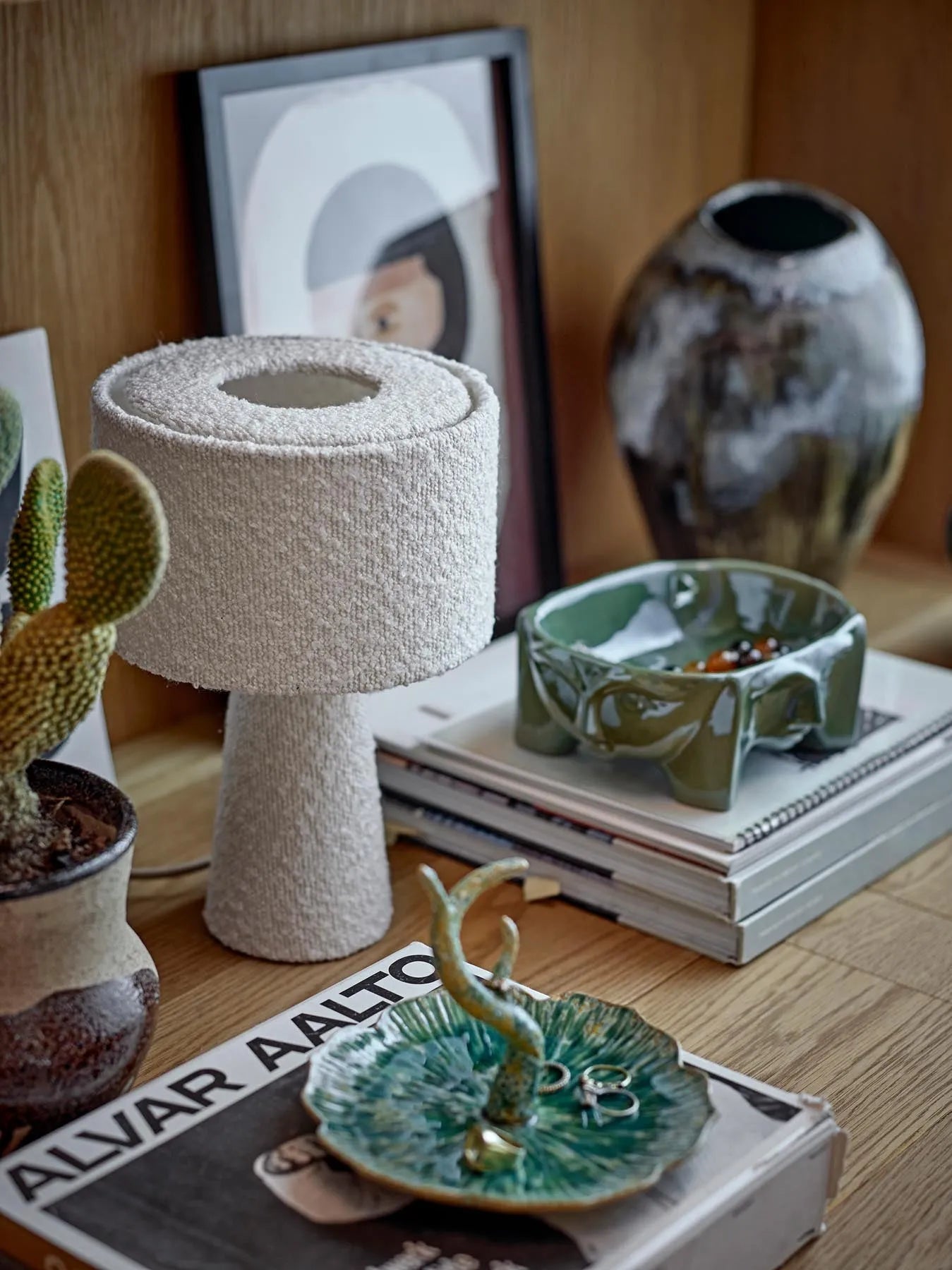 Emmie Tischlampe, Weiß, Polyester in Weiß präsentiert im Onlineshop von KAQTU Design AG. Tischleuchte ist von Bloomingville