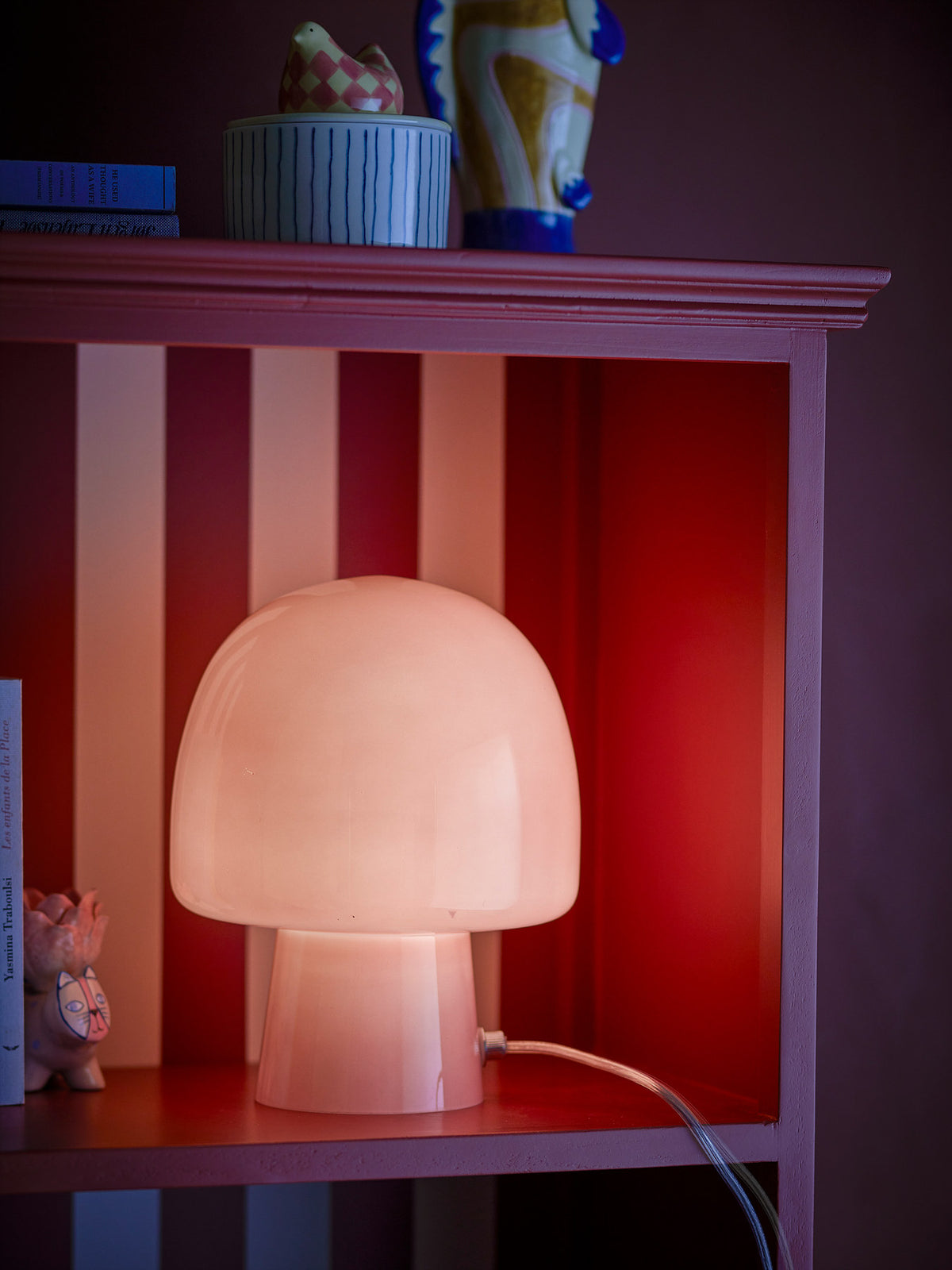 Paddy Tischlampe, Rose, Glas in Rose präsentiert im Onlineshop von KAQTU Design AG. Tischleuchte ist von Bloomingville