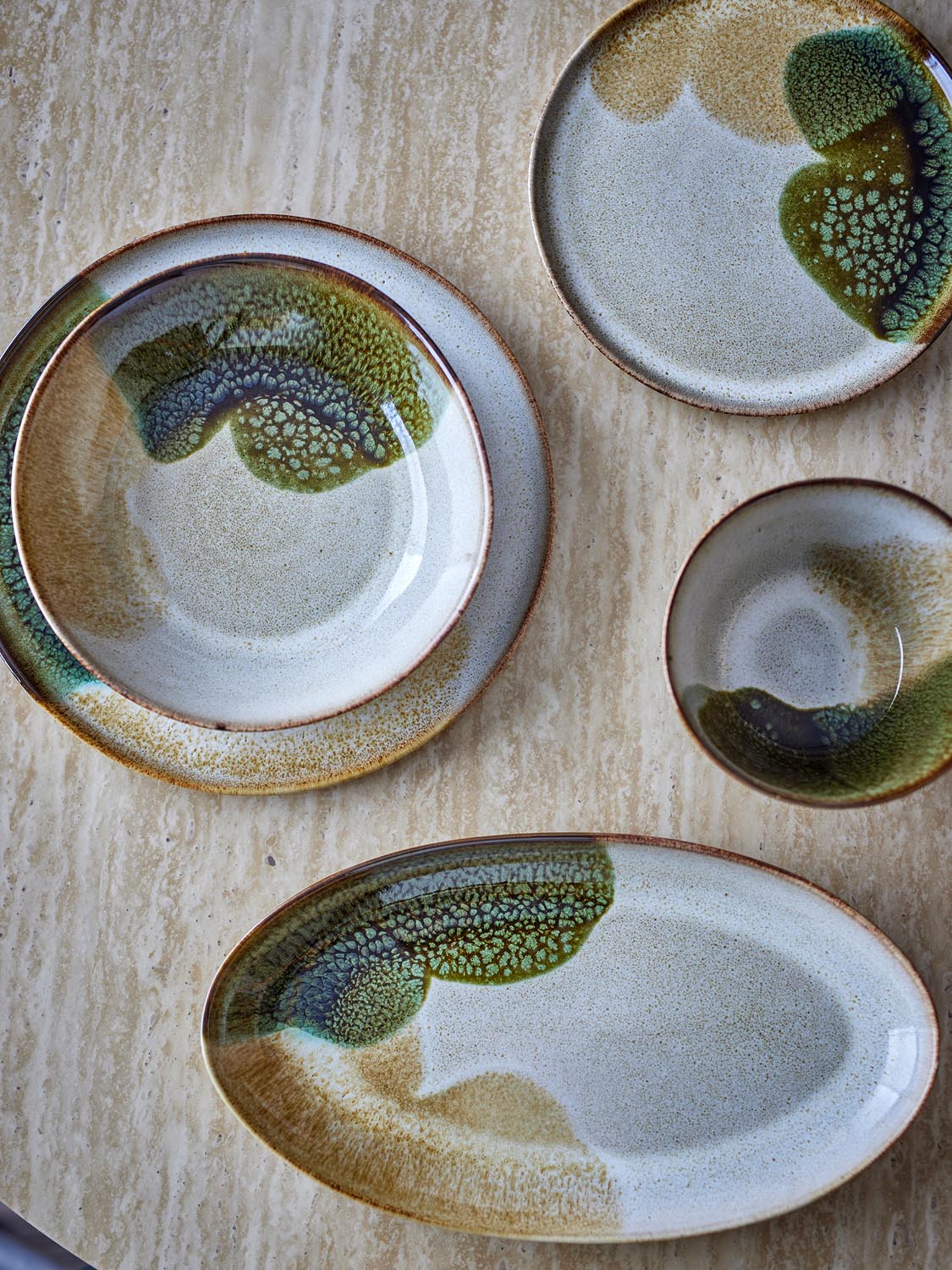 Jules Schale, Grün, Steingut in Green präsentiert im Onlineshop von KAQTU Design AG. Schale ist von Bloomingville