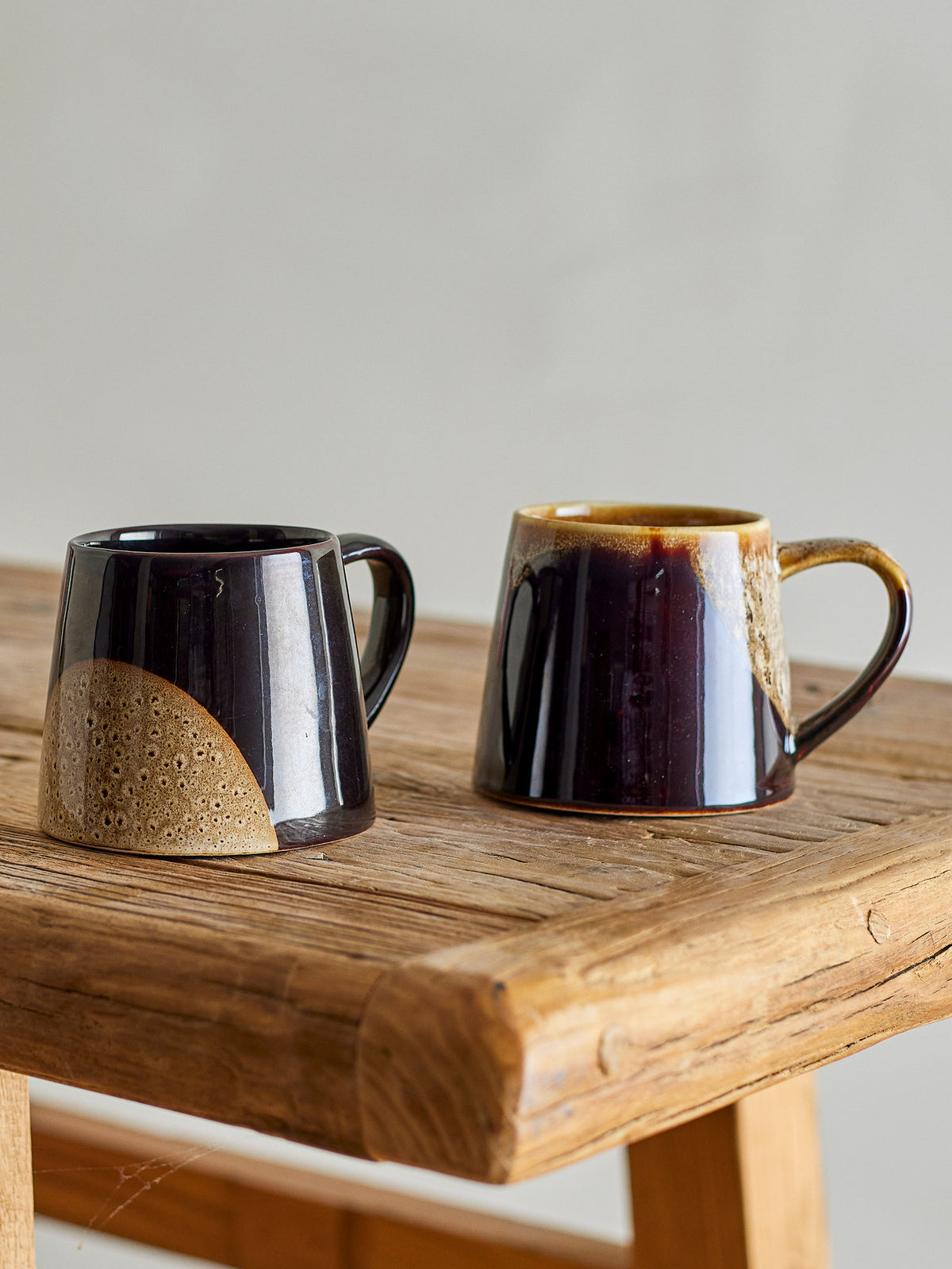 Rye Becher, Braun, Steingut in Brown präsentiert im Onlineshop von KAQTU Design AG. Tasse ist von Bloomingville