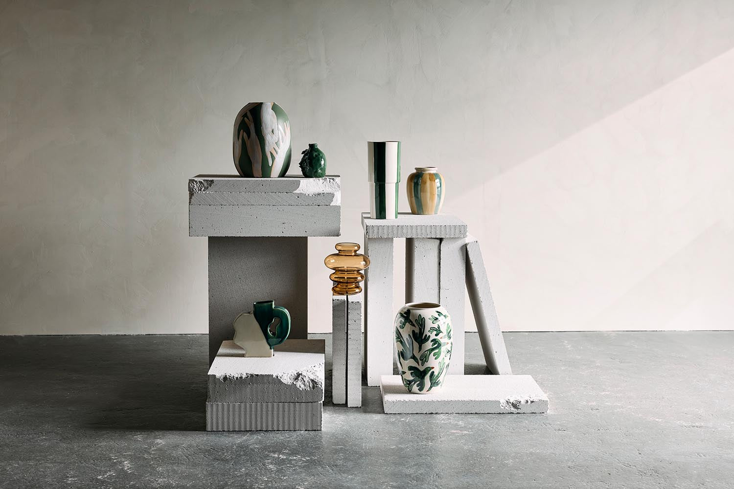River Vase, Grün, Steingut in Green präsentiert im Onlineshop von KAQTU Design AG. Vase ist von Bloomingville