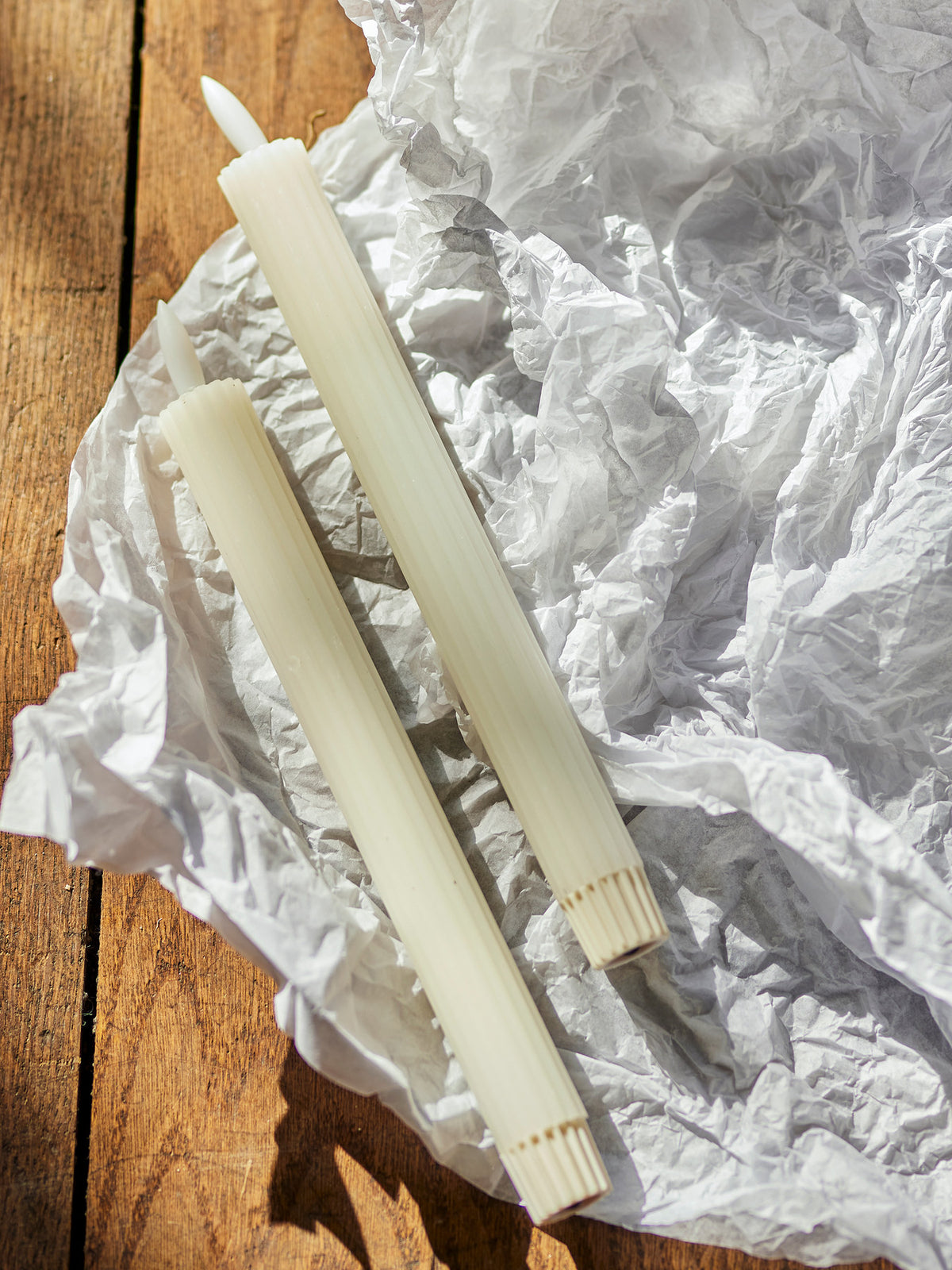 Ponza LED-Kerze, Weiss, Paraffine in White präsentiert im Onlineshop von KAQTU Design AG. Kerzen ist von Bloomingville