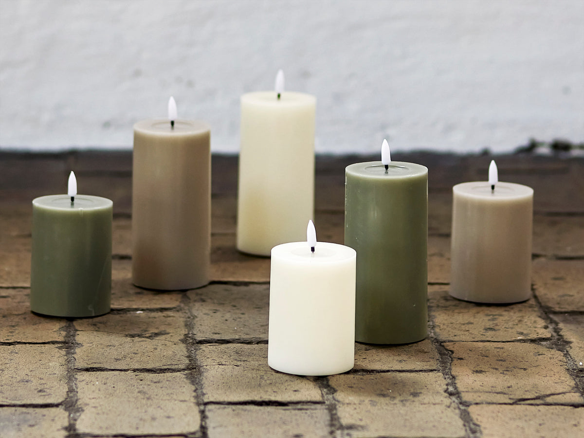 Ponza LED-Kerze, Weiss, Paraffine in White präsentiert im Onlineshop von KAQTU Design AG. Kerzen ist von Bloomingville