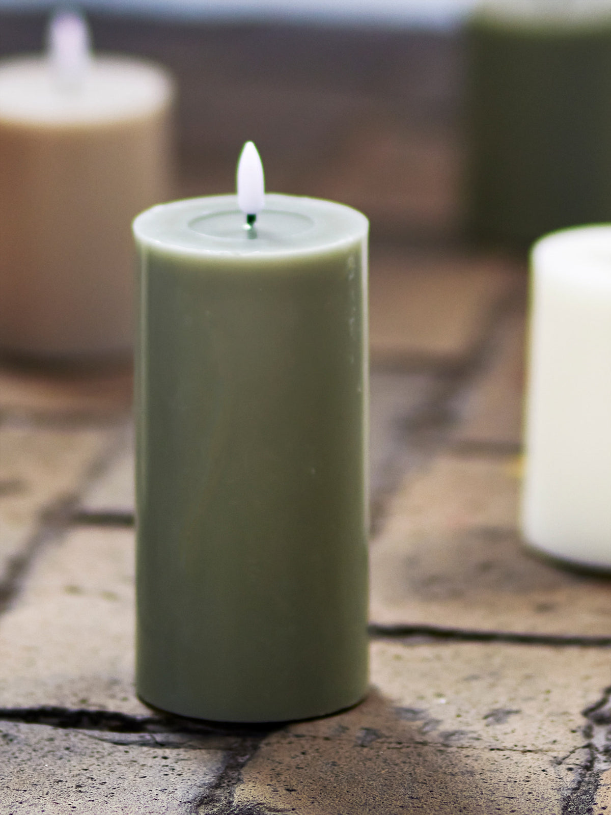 Ponza LED-Kerze, Grün, Paraffine in Green präsentiert im Onlineshop von KAQTU Design AG. Kerzen ist von Bloomingville