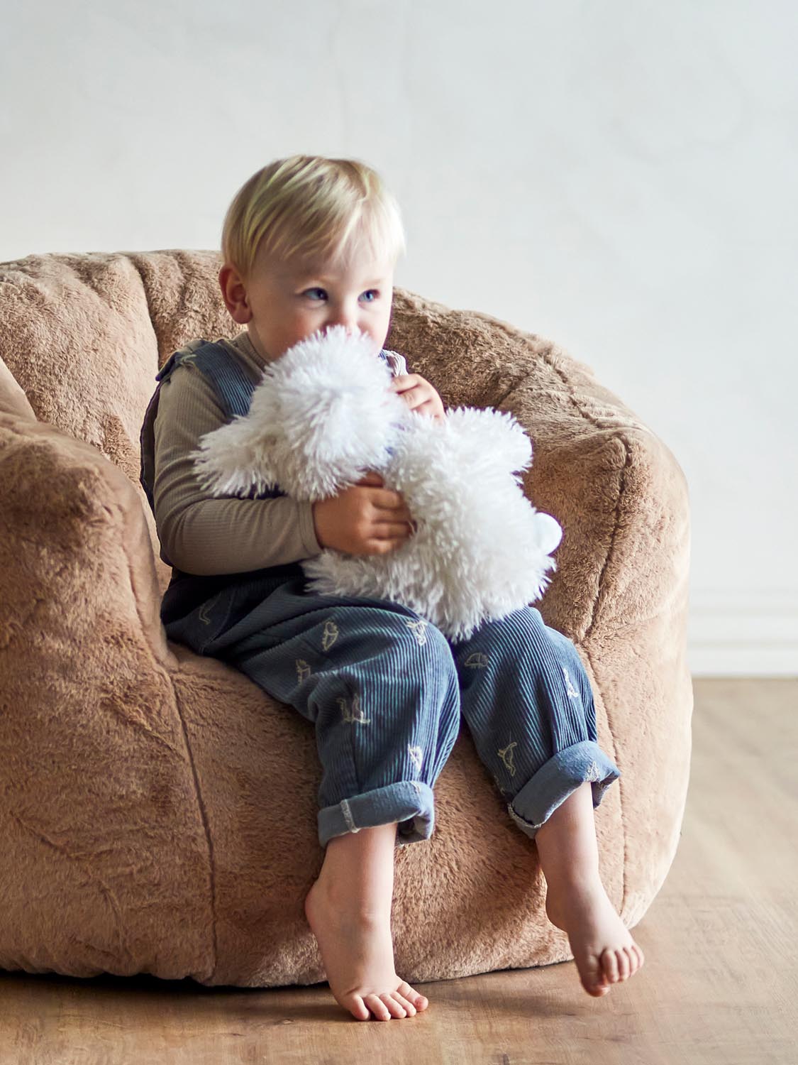 Tito Plüschtier, Weiß, Polyester in White präsentiert im Onlineshop von KAQTU Design AG. Zelt Kids ist von Bloomingville Mini