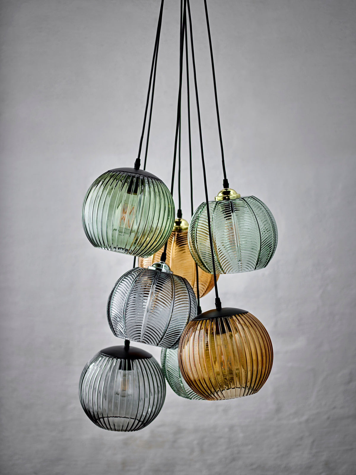 Sybia Hängeleuchte, Braun, Glas in Brown präsentiert im Onlineshop von KAQTU Design AG. Pendelleuchte ist von Bloomingville
