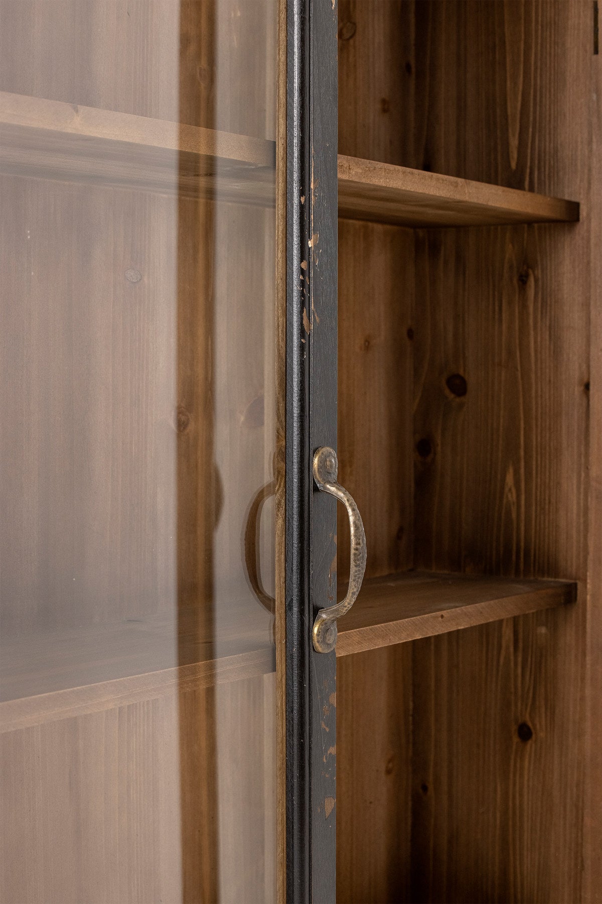 Hazem Kabinett, Schwarz, Tannenholz in Black präsentiert im Onlineshop von KAQTU Design AG. Cabinet ist von Creative Collection