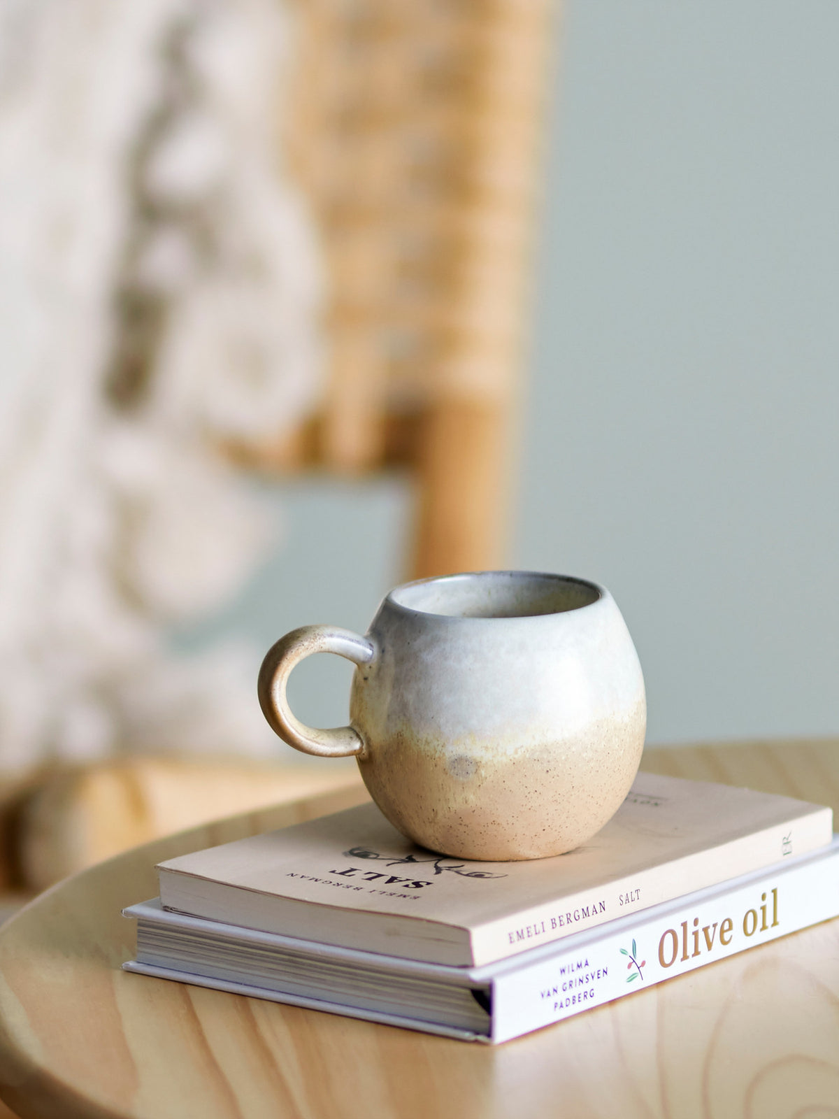 Paula Tasse von Bloomingville aus Steingut, weiss-beige glasiert, mit Henkel