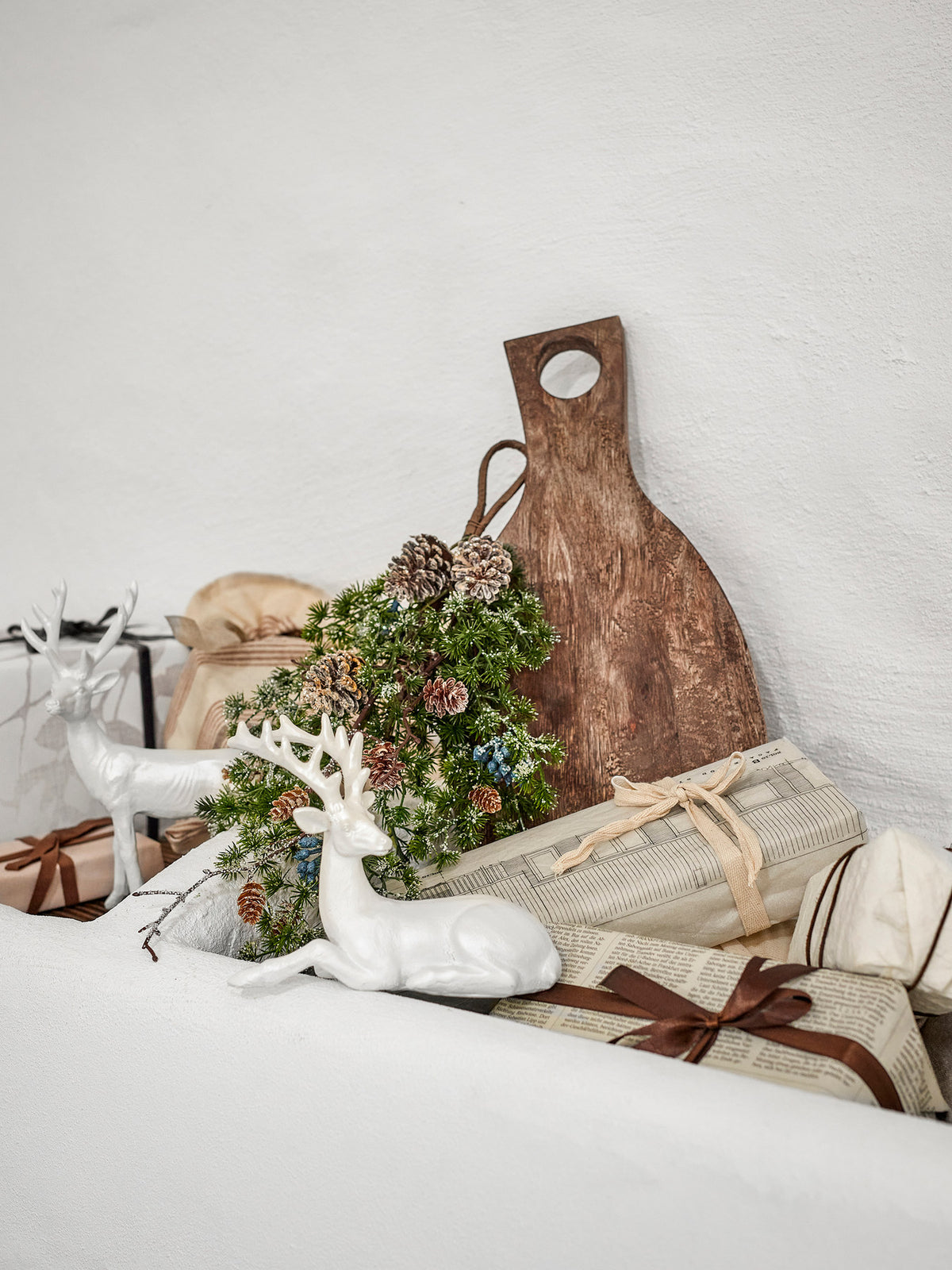 Pranzer Deko, Weiss, Polyresin in Weiss präsentiert im Onlineshop von KAQTU Design AG. Kunstgegenstände ist von Bloomingville