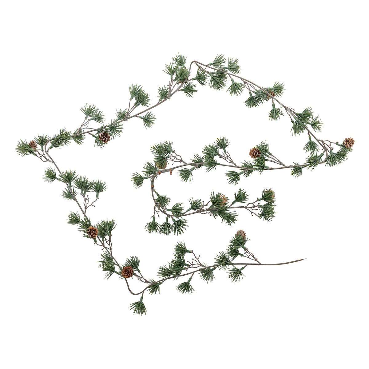 Grüne Cedar Girlande von Bloomingville aus Polyethylen mit künstlichen Nadeln und kleinen Zapfen, in zwei Breiten erhältlich, zum Dekorieren.