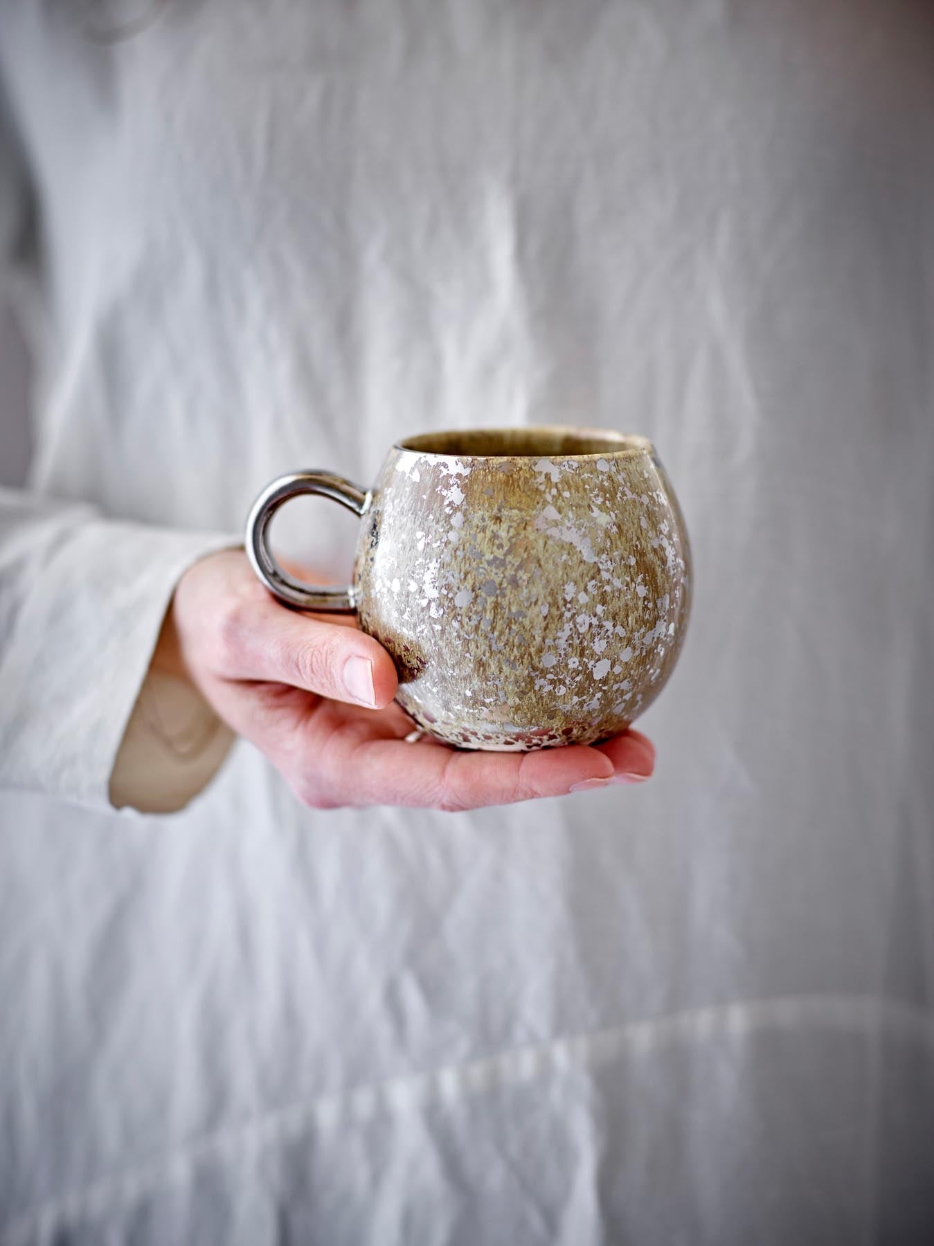 Paula Tasse, Gelb, Steingut in Gelb präsentiert im Onlineshop von KAQTU Design AG. Tasse ist von Bloomingville