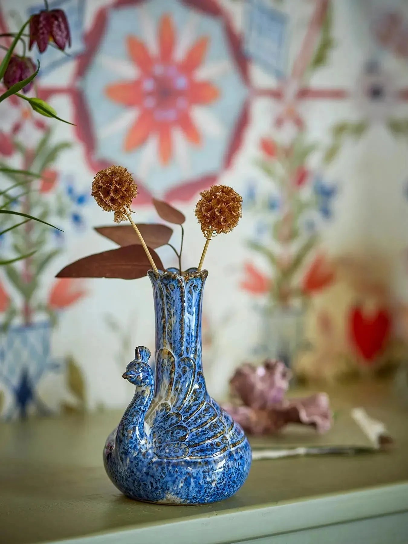 Kali Vase, Blau, Steingut in Blau präsentiert im Onlineshop von KAQTU Design AG. Vase ist von Creative Collection