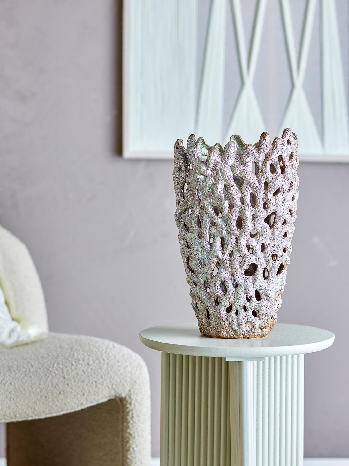 Eunice Deko-Vase, Weiß, Steingut in Weiß präsentiert im Onlineshop von KAQTU Design AG. Vase ist von Bloomingville