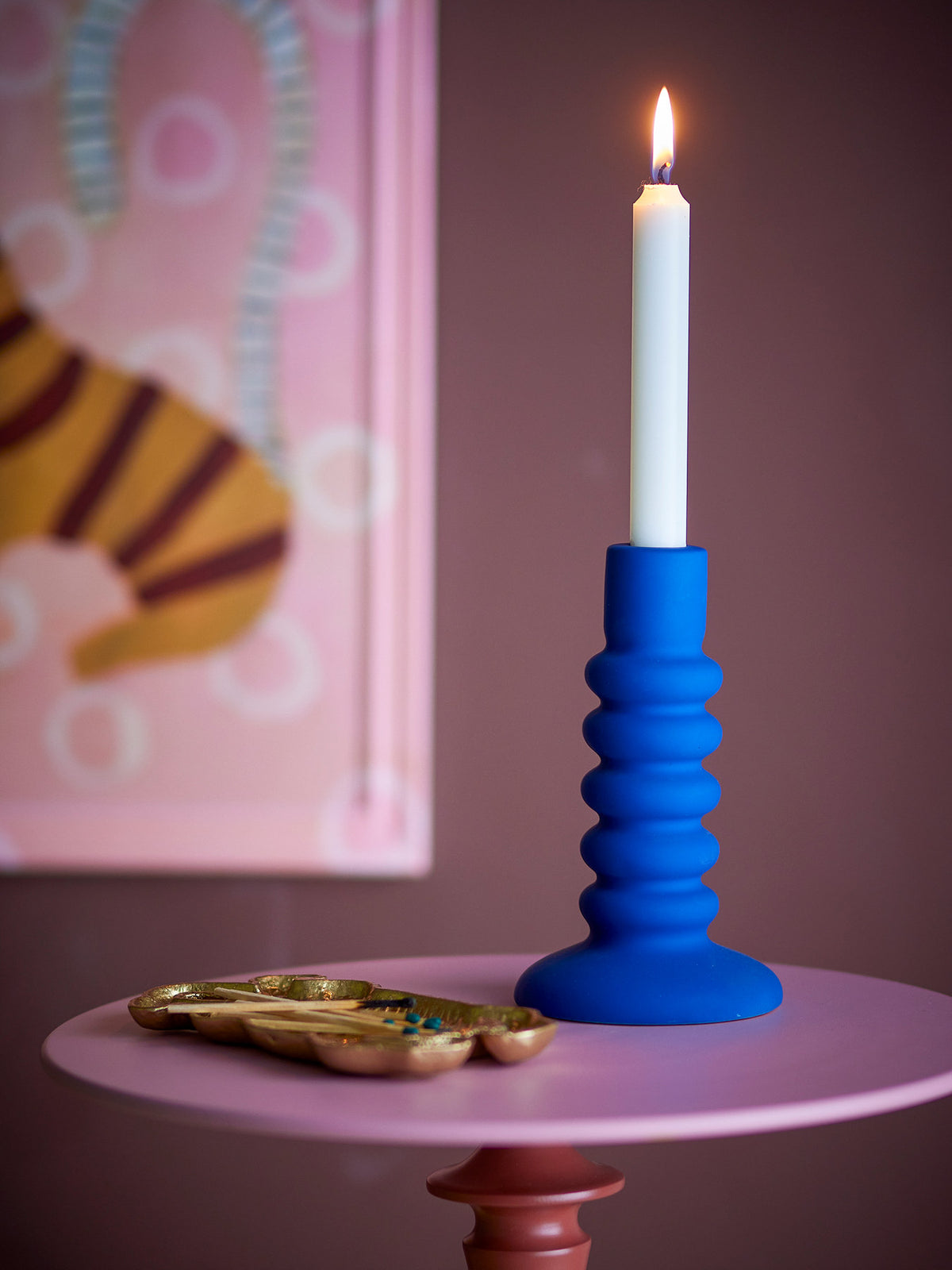 Thorne Kerzenhalter, Blau, Steingut in Blau präsentiert im Onlineshop von KAQTU Design AG. Kerzenständer ist von Bloomingville