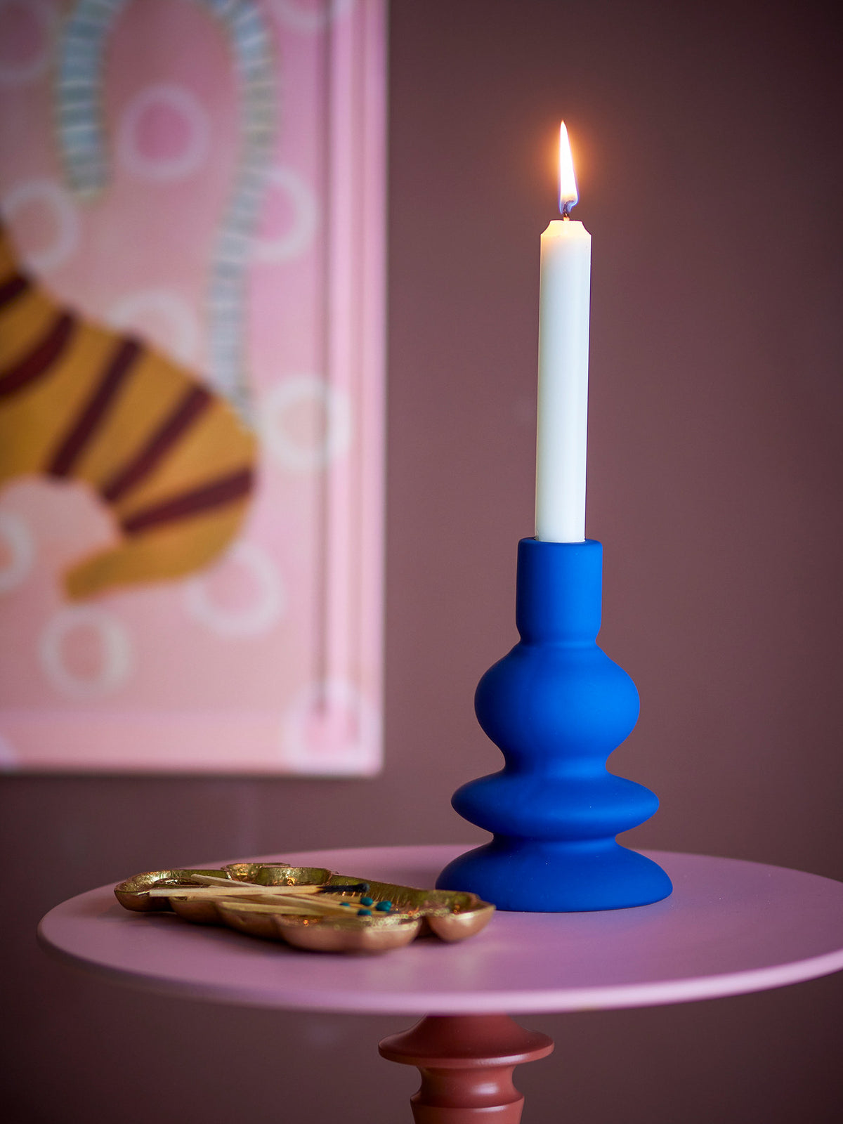 Thorne Kerzenhalter, Blau, Steingut in Blau präsentiert im Onlineshop von KAQTU Design AG. Kerzenständer ist von Bloomingville