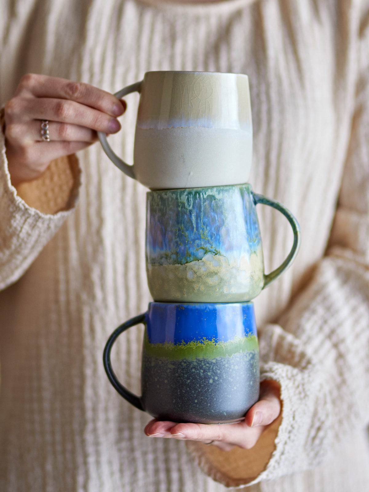 Cloe Becher, Blau, Steingut in Blau präsentiert im Onlineshop von KAQTU Design AG. Tasse ist von Creative Collection