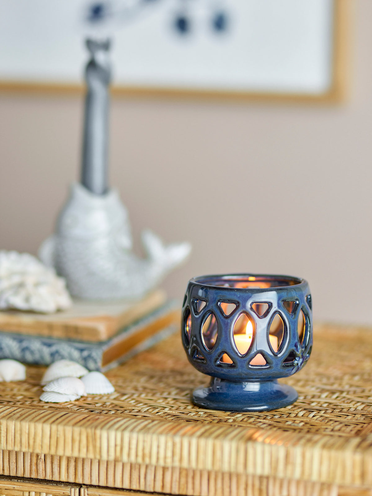 Patty Teelichthalter, Blau, Steingut in Blau präsentiert im Onlineshop von KAQTU Design AG. Teelichthalter ist von Creative Collection