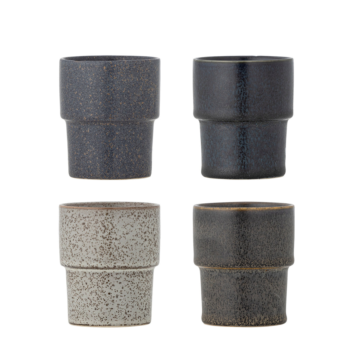 Ewan Tasse, Braun, Steingut in Braun präsentiert im Onlineshop von KAQTU Design AG. Tasse ist von Bloomingville