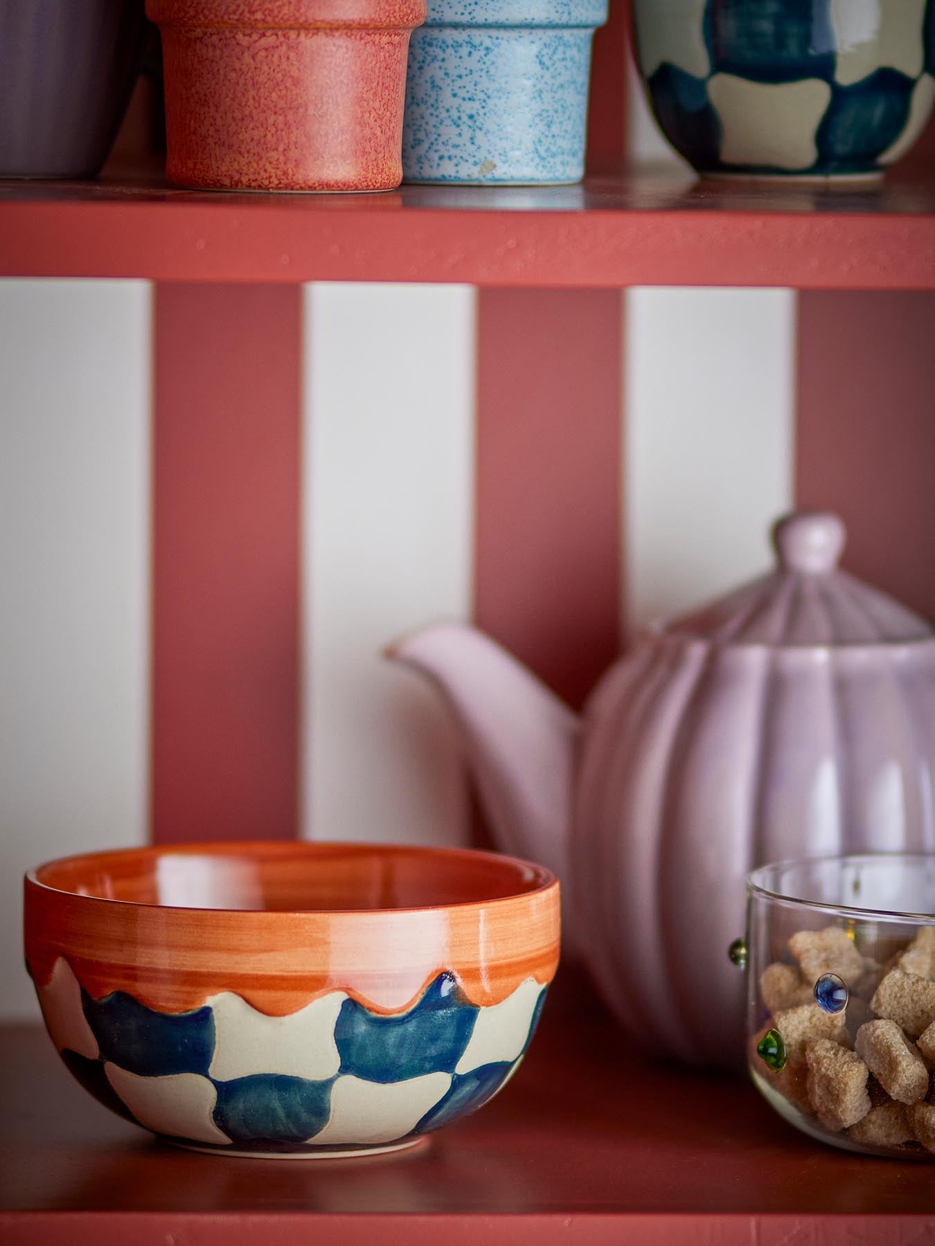 Check Schale, Blau, Steingut in Blau präsentiert im Onlineshop von KAQTU Design AG. Schale ist von Bloomingville