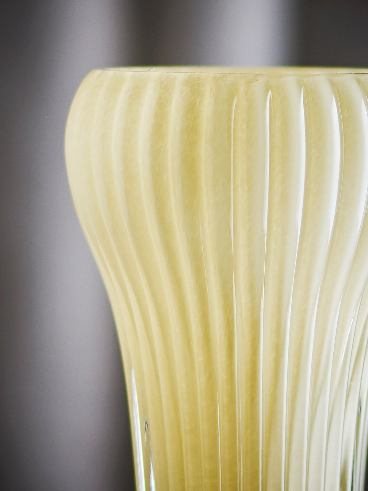 Averie Vase, Gelb, Glas in Gelb präsentiert im Onlineshop von KAQTU Design AG. Vase ist von Bloomingville