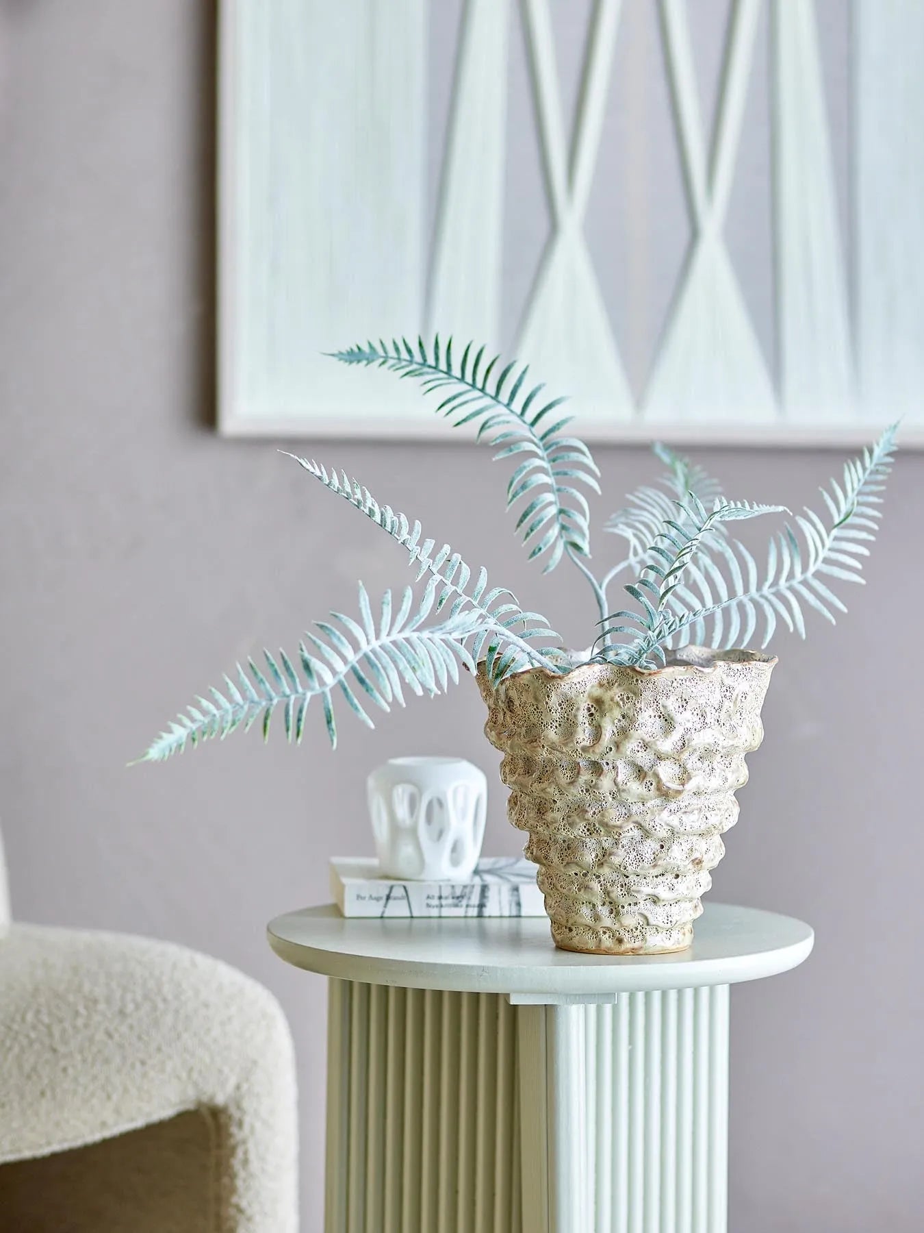 Colleen Blumentopf, Weiß, Steingut in Weiß präsentiert im Onlineshop von KAQTU Design AG. Blumentopf ist von Bloomingville