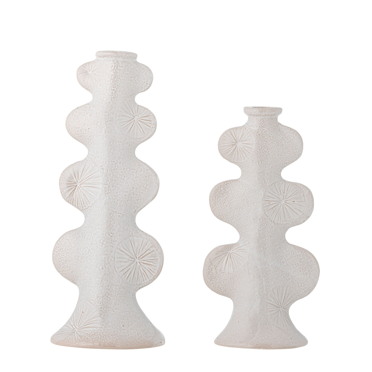 Cason Kerzenhalter, Weiss, Steingut in Weiss präsentiert im Onlineshop von KAQTU Design AG. Kerzenständer ist von Bloomingville
