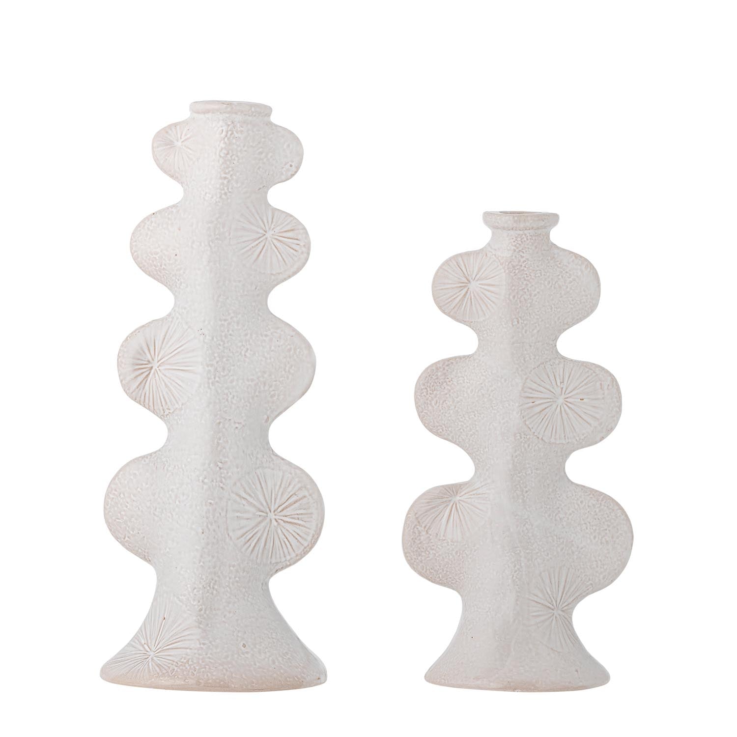 Cason Kerzenhalter, Weiß, Steingut in Weiß präsentiert im Onlineshop von KAQTU Design AG. Kerzenständer ist von Bloomingville