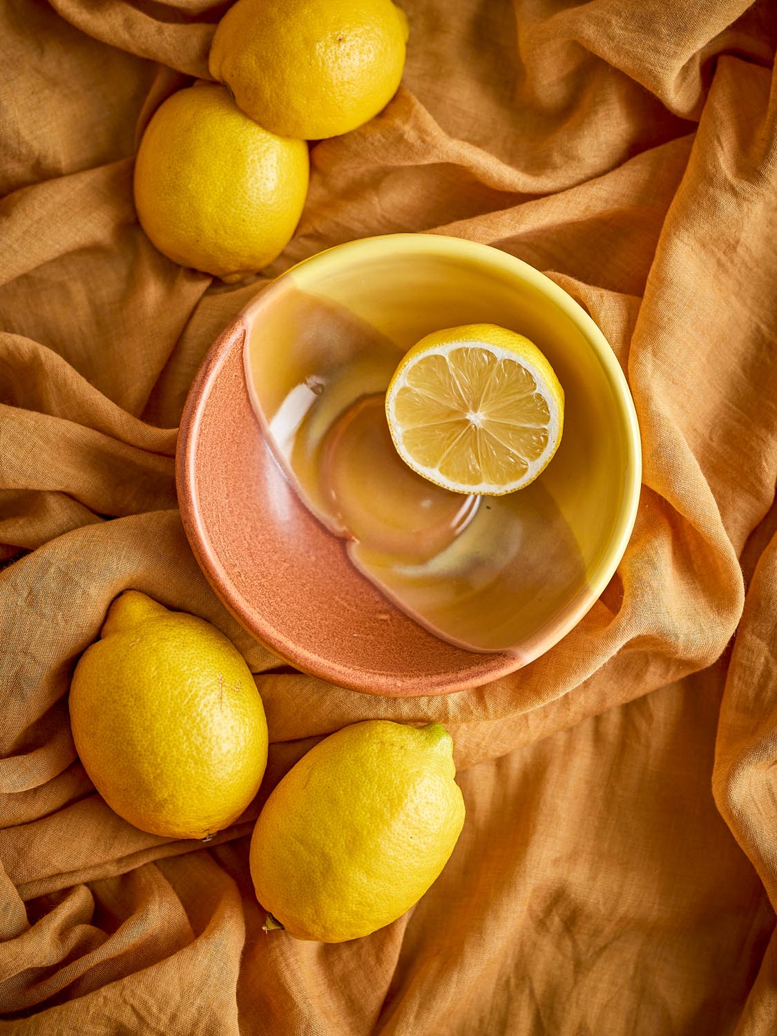 Paula Schale, Gelb, Steingut in Yellow präsentiert im Onlineshop von KAQTU Design AG. Schale ist von Bloomingville