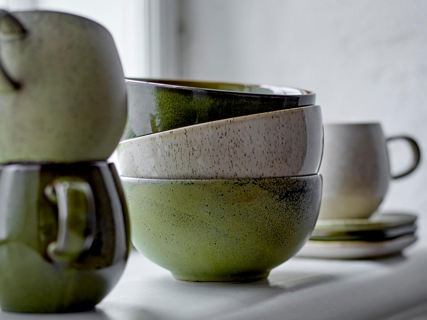 Addison Schale, Grün, Steingut in Green präsentiert im Onlineshop von KAQTU Design AG. Schale ist von Bloomingville