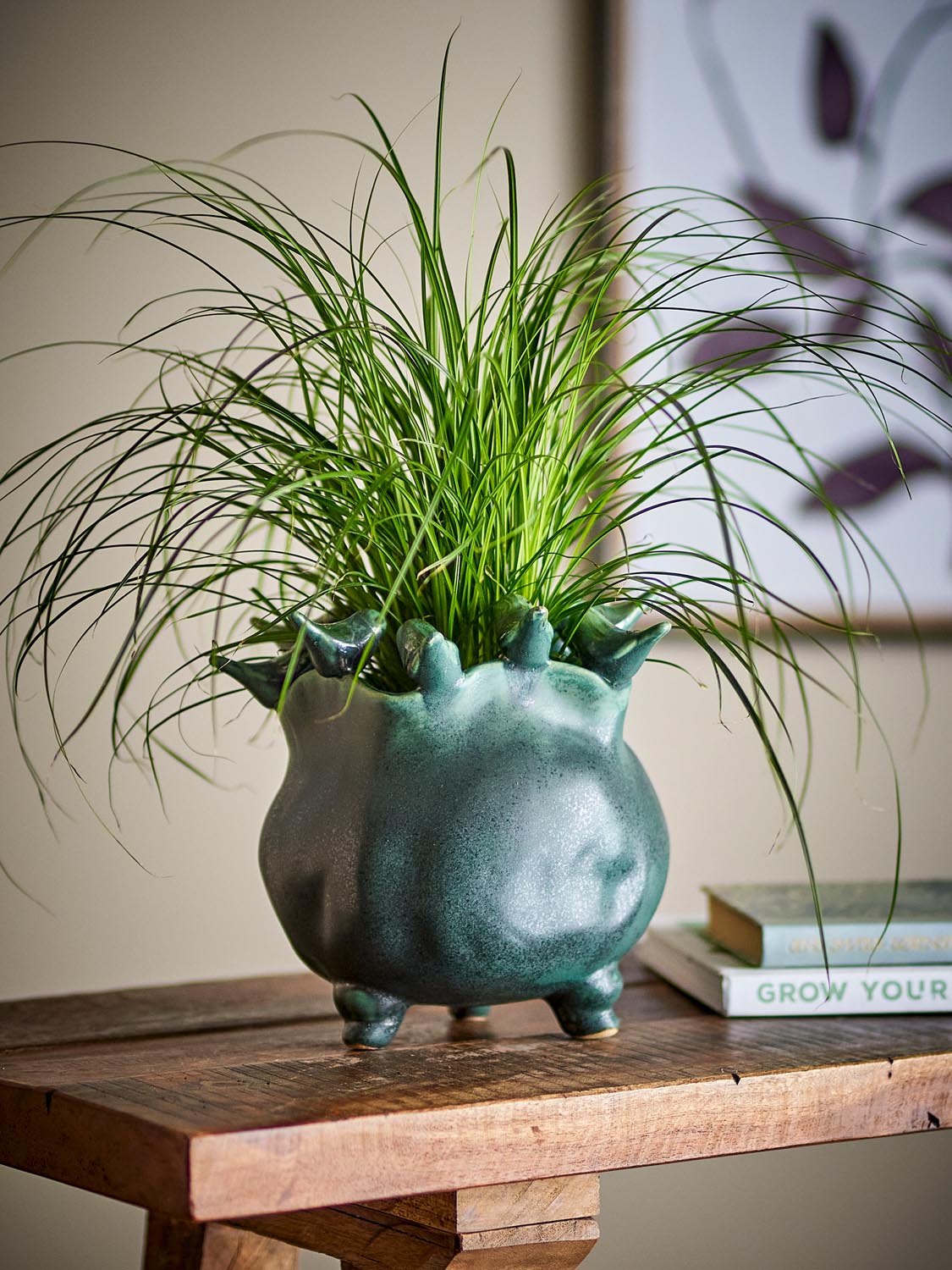 Charlize Blumentopf, Grün, Steingut in Green präsentiert im Onlineshop von KAQTU Design AG. Pflanzentopf Outdoor ist von Creative Collection