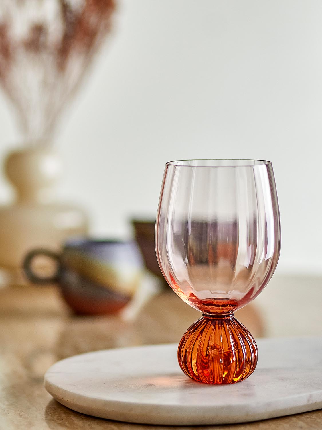 Taurin Weinglas, Rose, Glas in Rose präsentiert im Onlineshop von KAQTU Design AG. Glas ist von Bloomingville