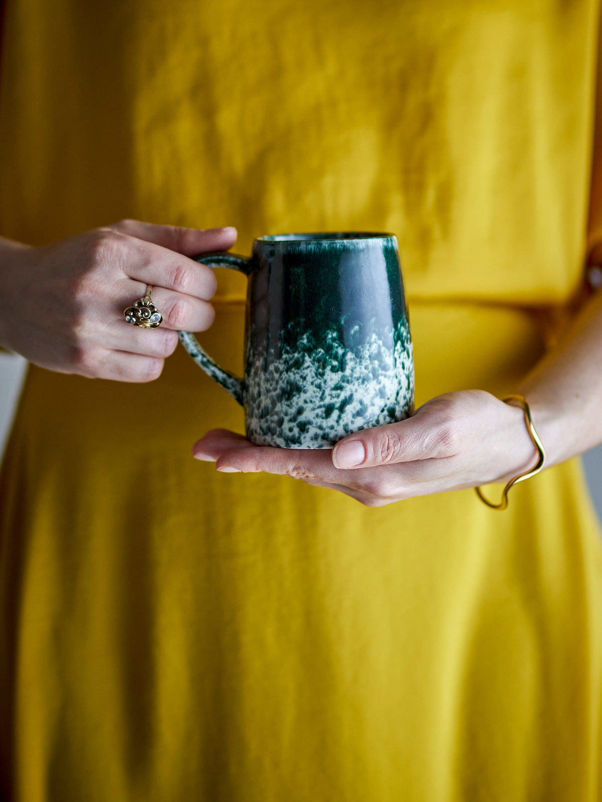 Winnie Becher, Bunt, Steingut in Multi präsentiert im Onlineshop von KAQTU Design AG. Tasse ist von Creative Collection