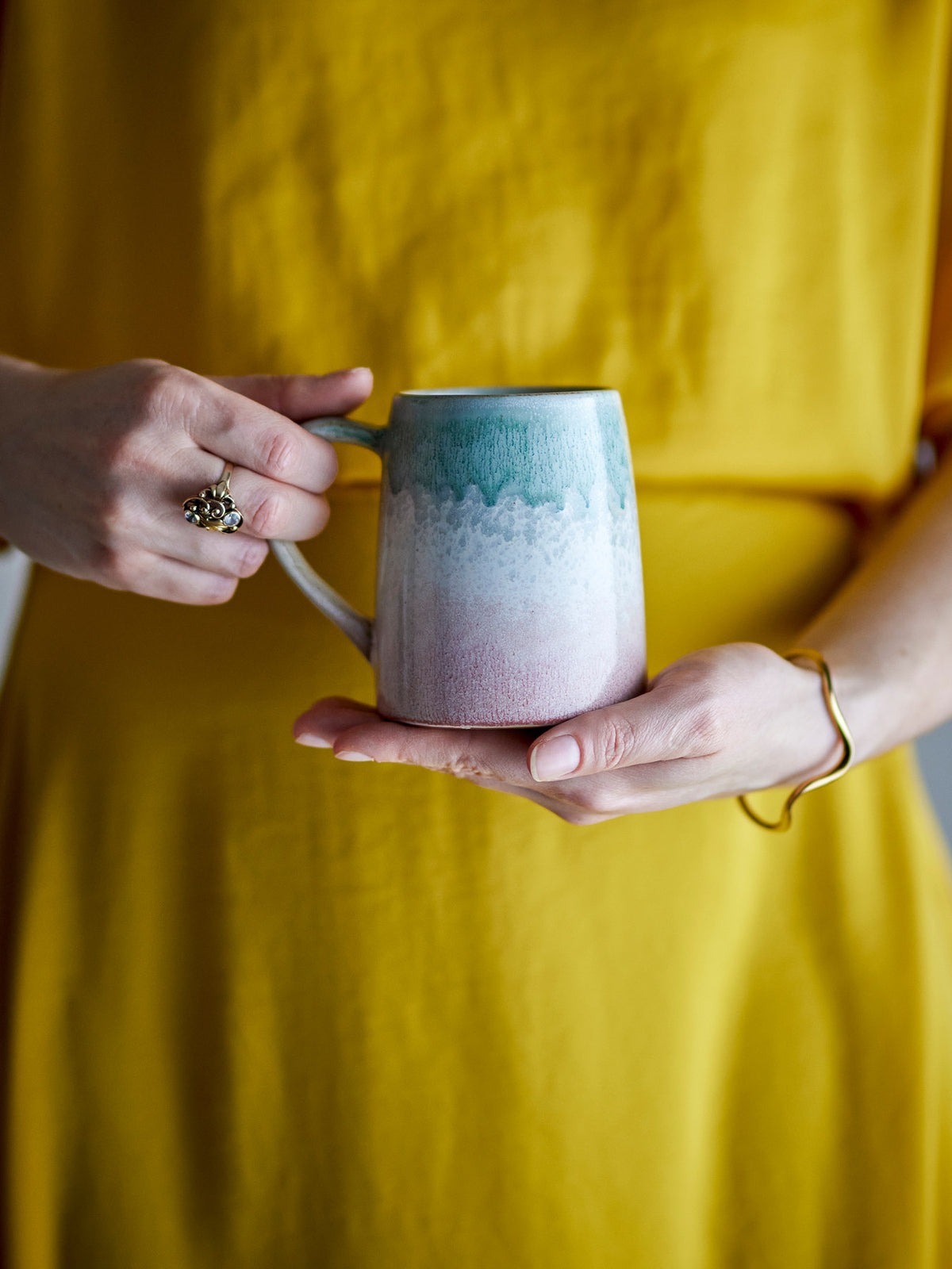 Winnie Becher, Bunt, Steingut in Multi präsentiert im Onlineshop von KAQTU Design AG. Tasse ist von Creative Collection