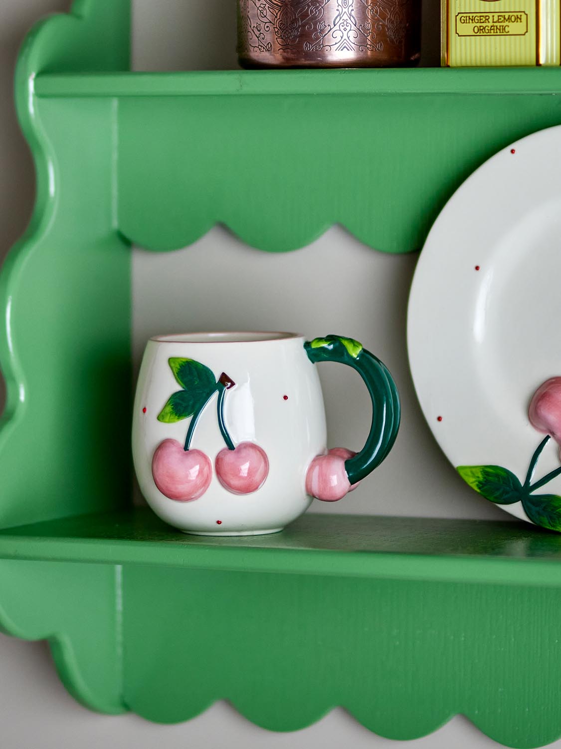 Berrie Becher, Rose, Steingut in Rose präsentiert im Onlineshop von KAQTU Design AG. Tasse ist von Creative Collection