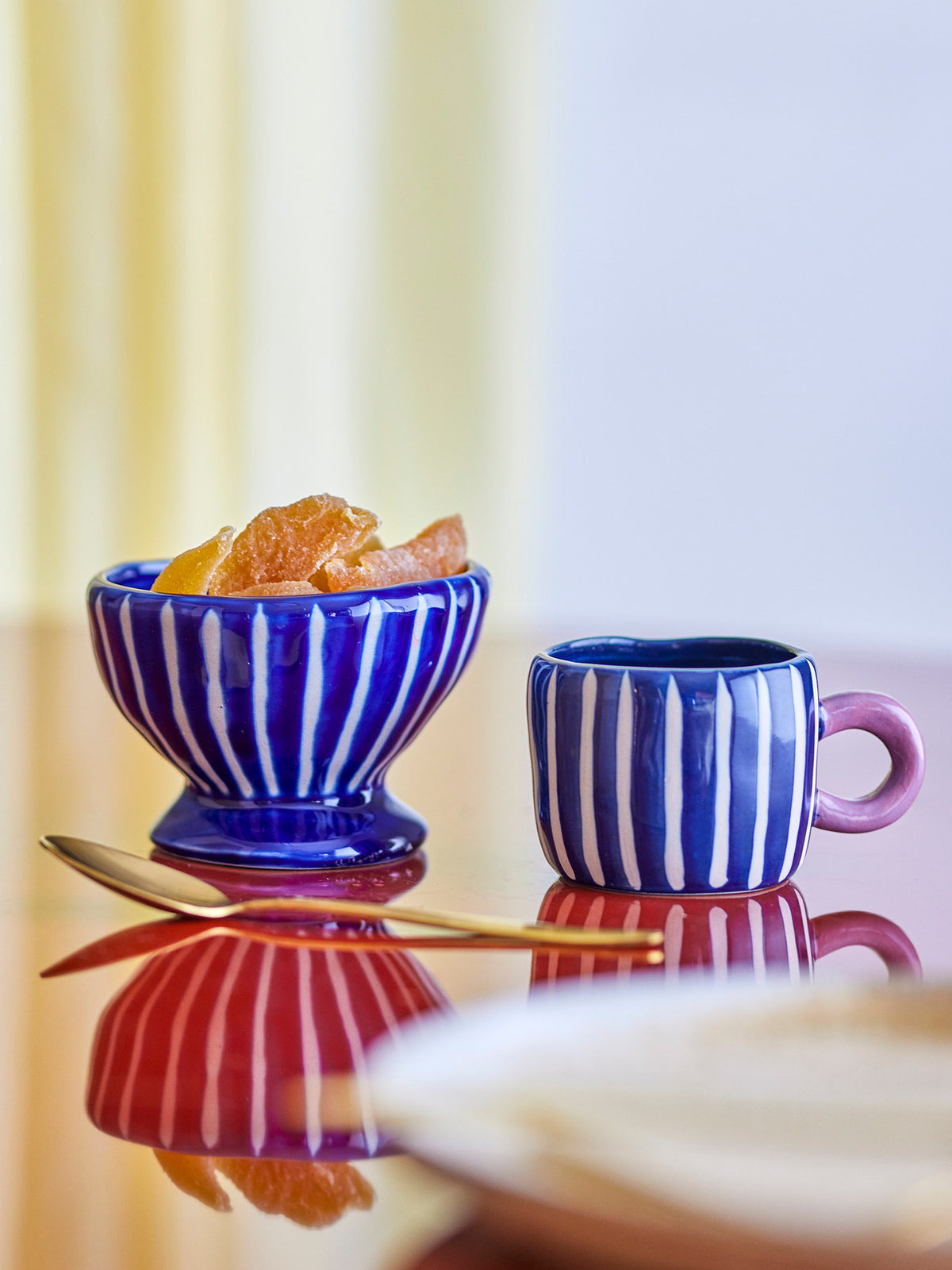 Nini Schale, Blau, Steingut in Blue präsentiert im Onlineshop von KAQTU Design AG. Schale ist von Bloomingville