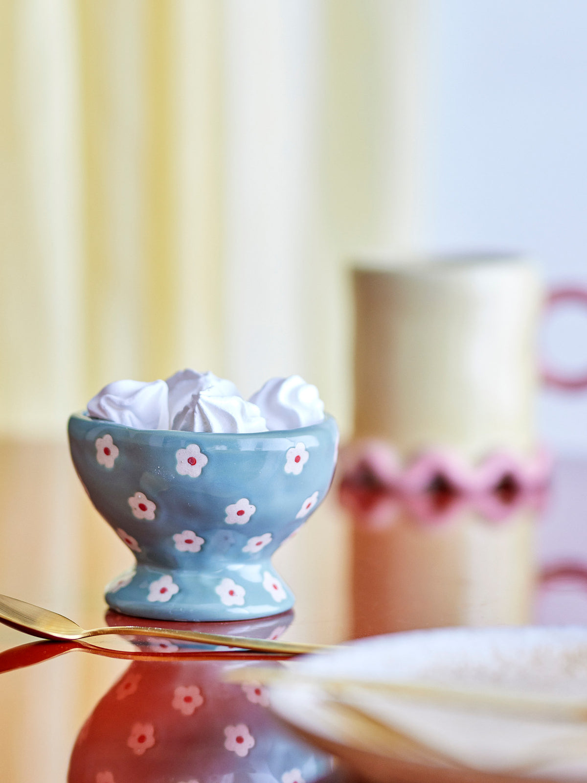 Nini Schale, Blau, Steingut in Blue präsentiert im Onlineshop von KAQTU Design AG. Schale ist von Bloomingville