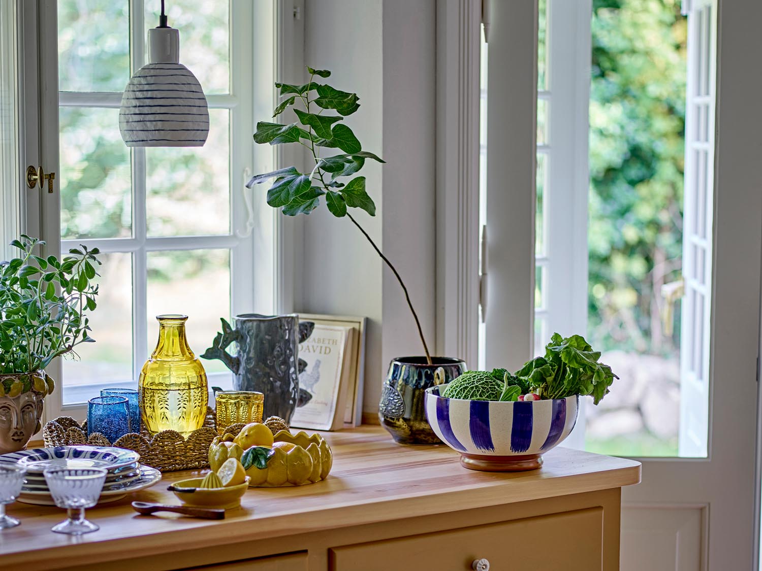 Shakti Schale, Blau, Steingut in Blue präsentiert im Onlineshop von KAQTU Design AG. Schale ist von Creative Collection