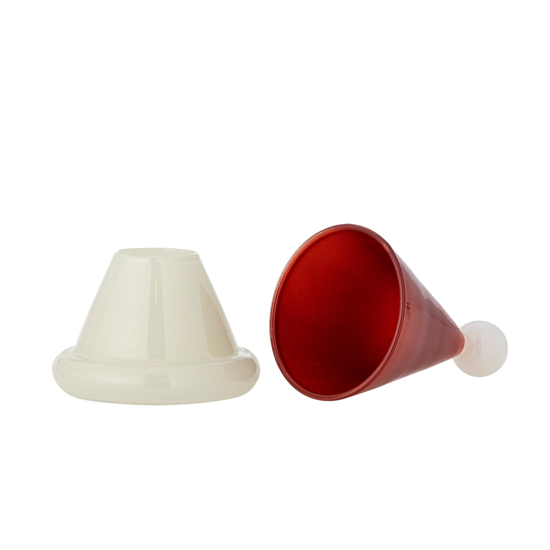 Patrice Zahnstocherhalter, Rot, Glas in Red präsentiert im Onlineshop von KAQTU Design AG. Pfannenuntersatz ist von Bloomingville